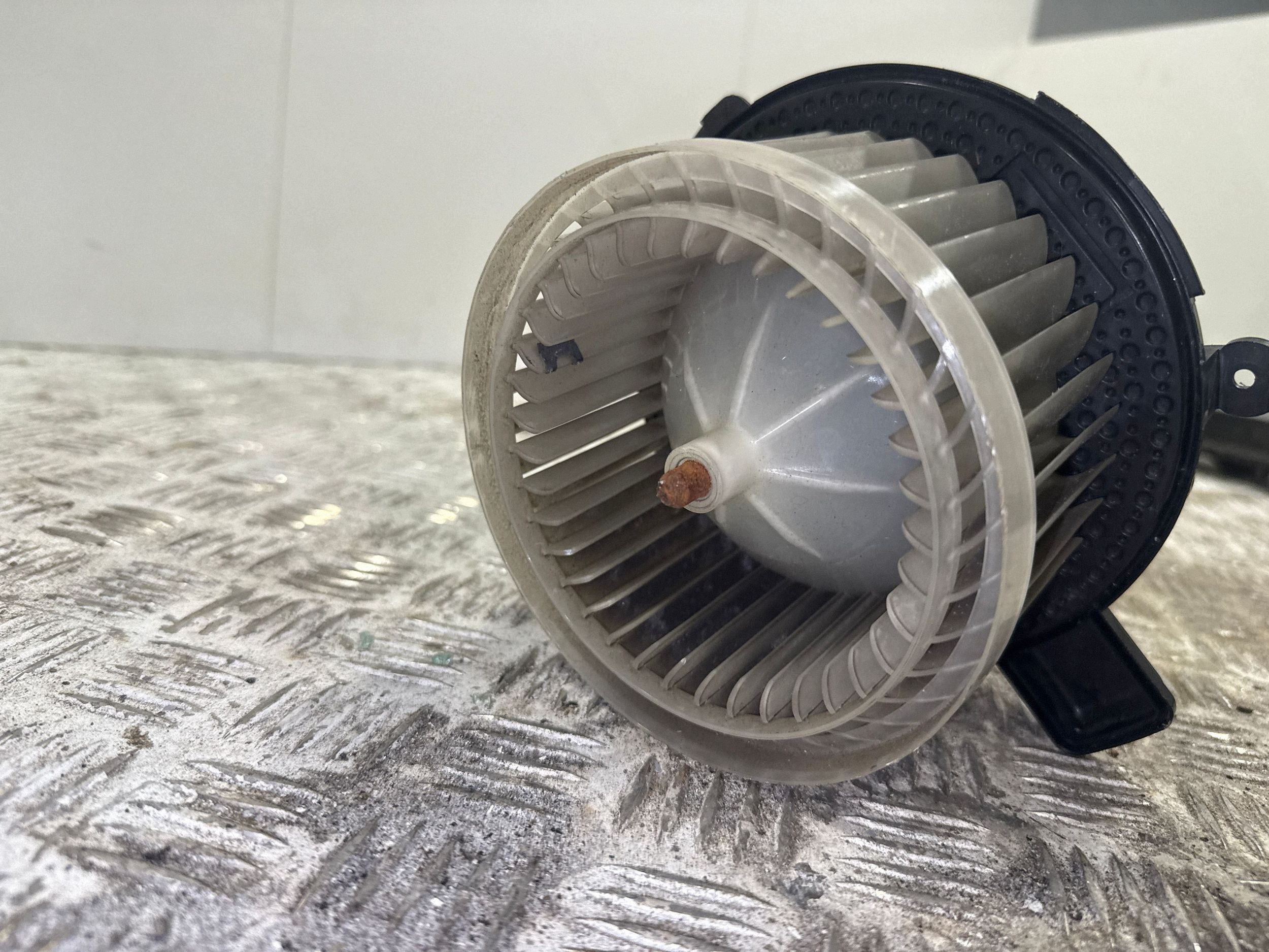 Ventilateur clim Chevrolet Corvette C8 200225 image 4