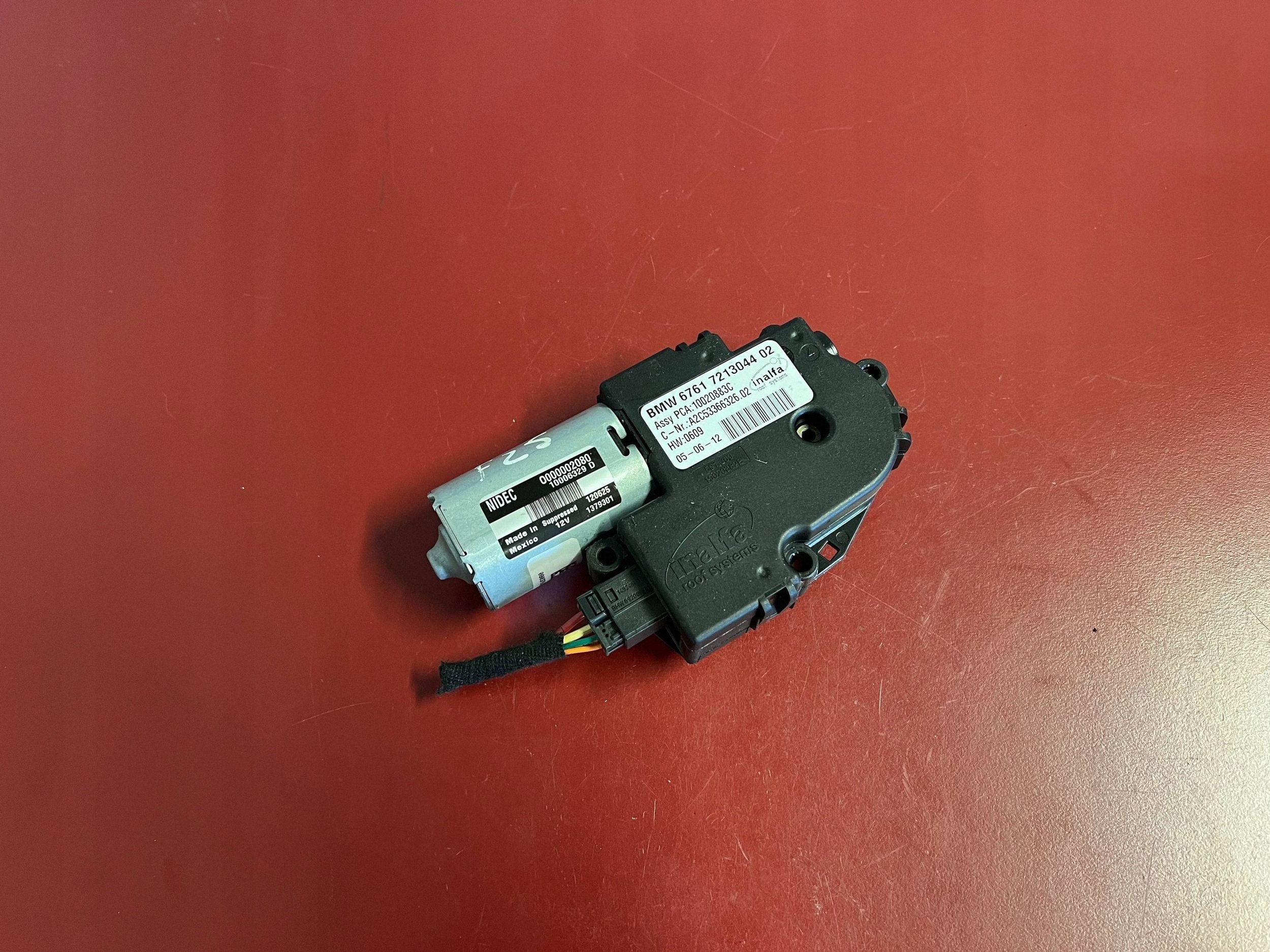 Moteur de toit ouvrant BMW X1 E84 7213044 image 2