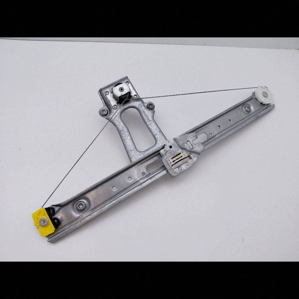 Manual Window Regulator Left Rear BMW 3 E46 DRC121511 image 2