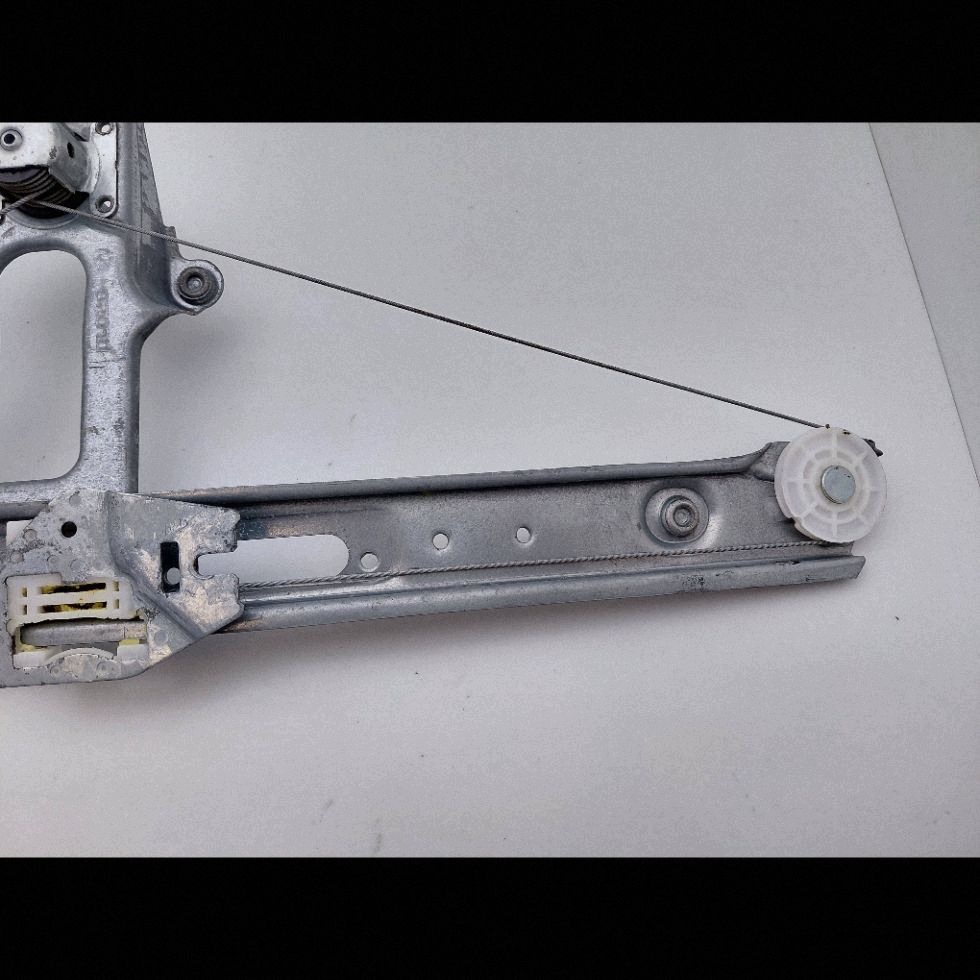 Manual Window Regulator Left Rear BMW 3 E46 DRC121511 image 4