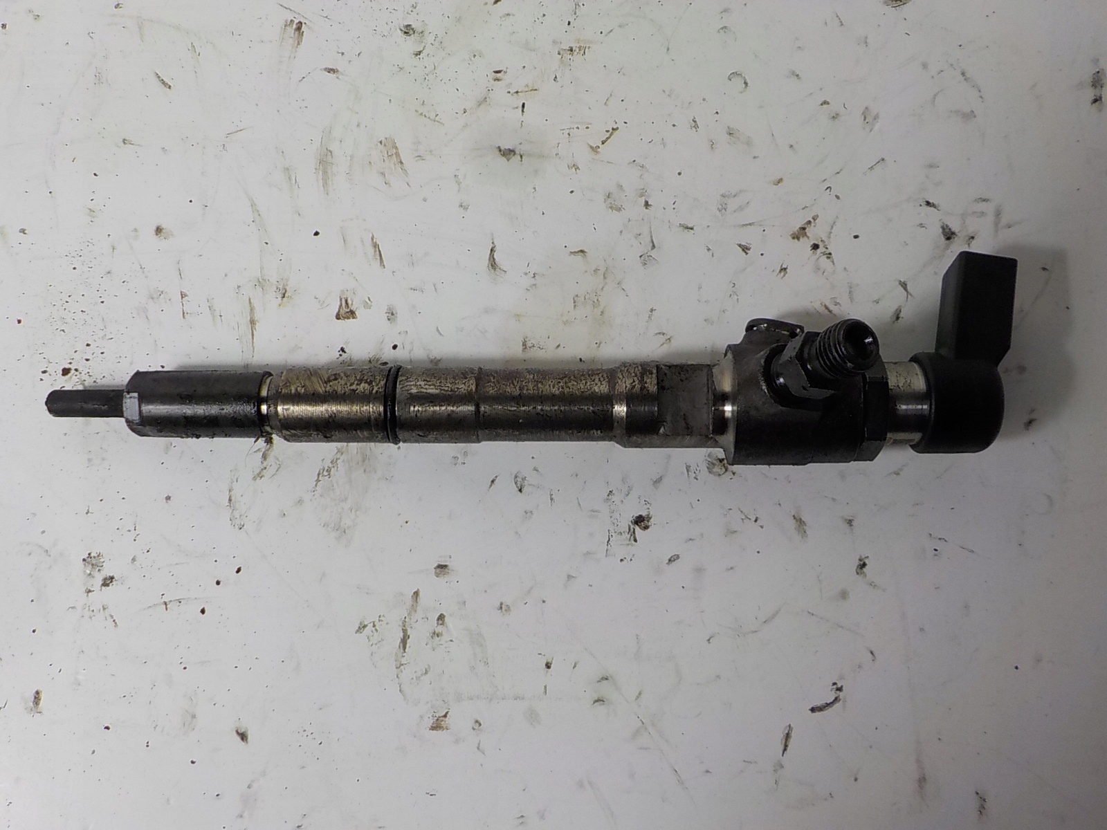 Inyectores VW Caddy III 1.6 TDI 03L130277S image 2