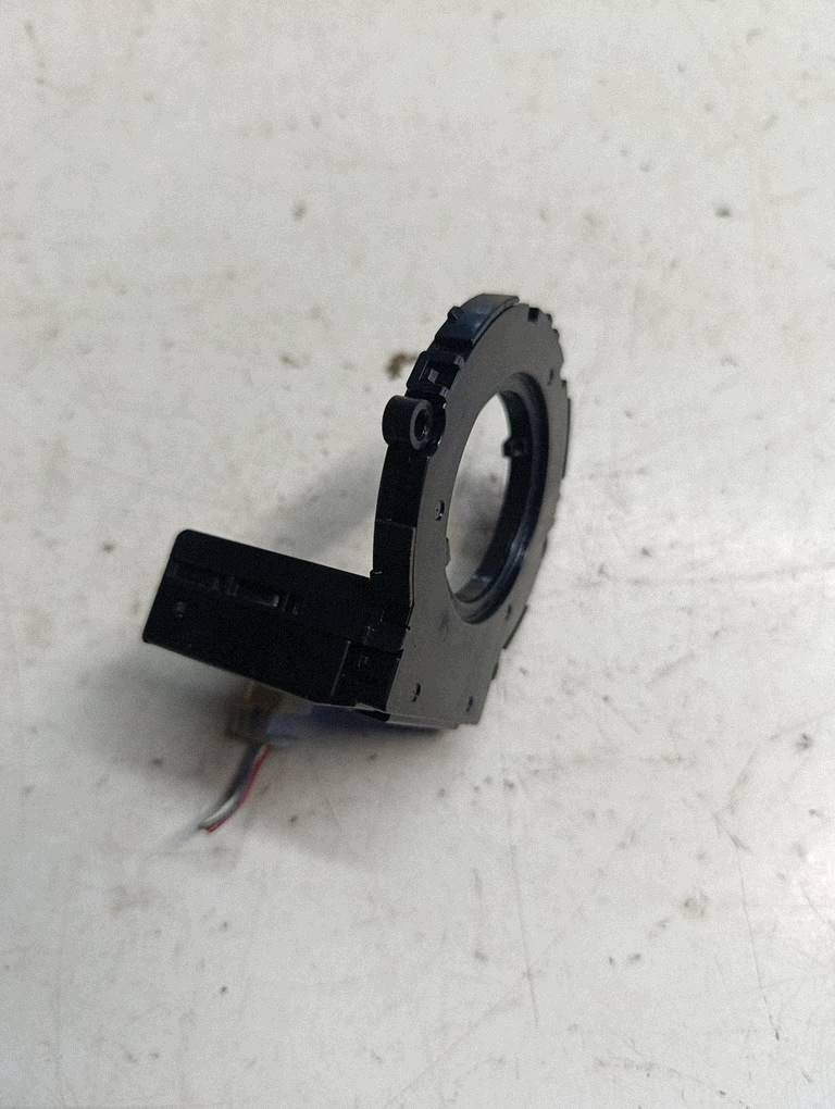 Suzuki SX4 S-CROSS 13-16 Ohjauskulma-anturi 37440-68L10