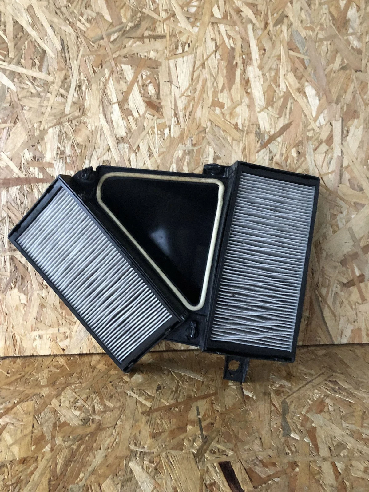 BMW X6 E71 Boîtier Filtre Habitacle 64316945575 image 3
