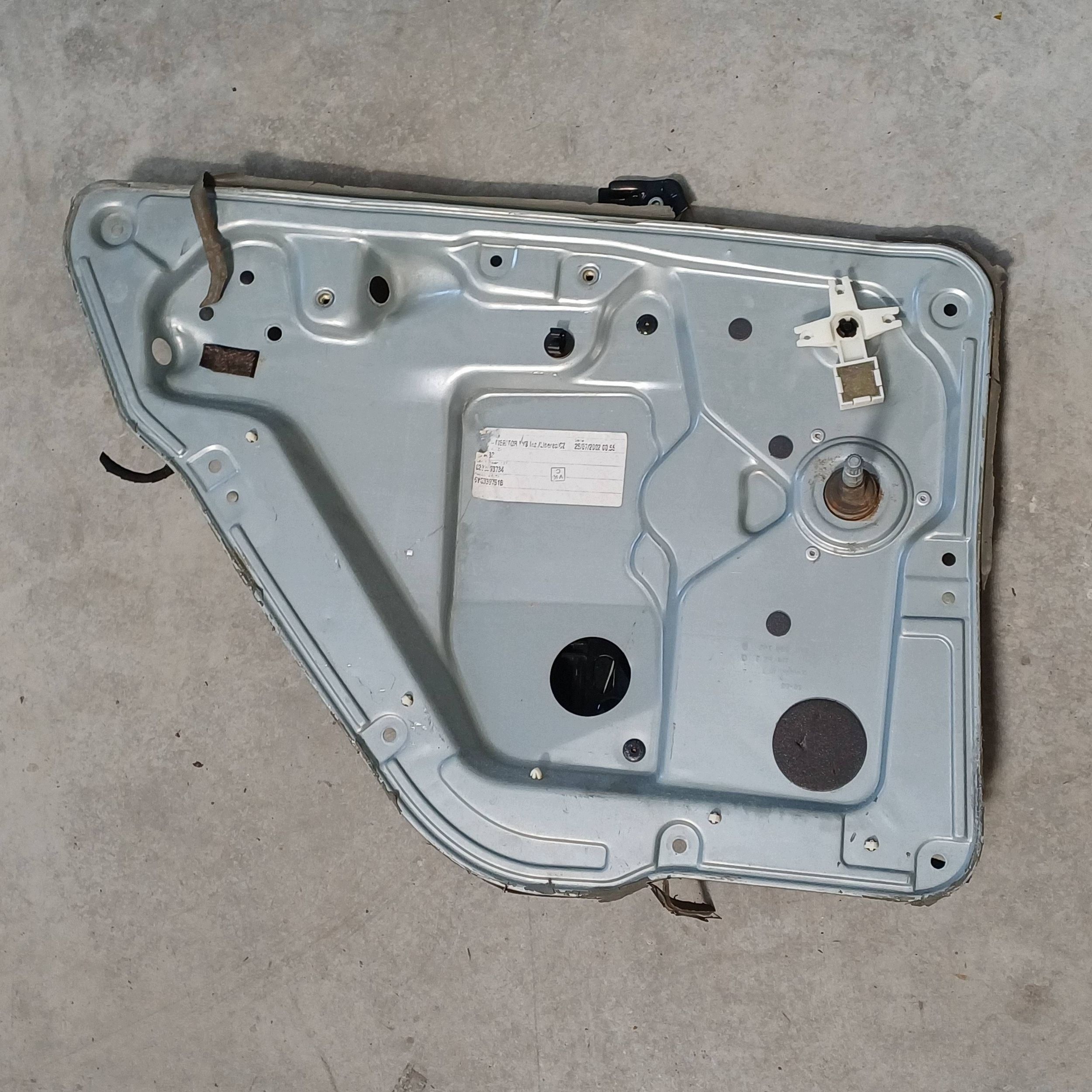 Fensterheber manuell links hinten Skoda Fabia MK1 Kombi OEM DRC121534 image 2