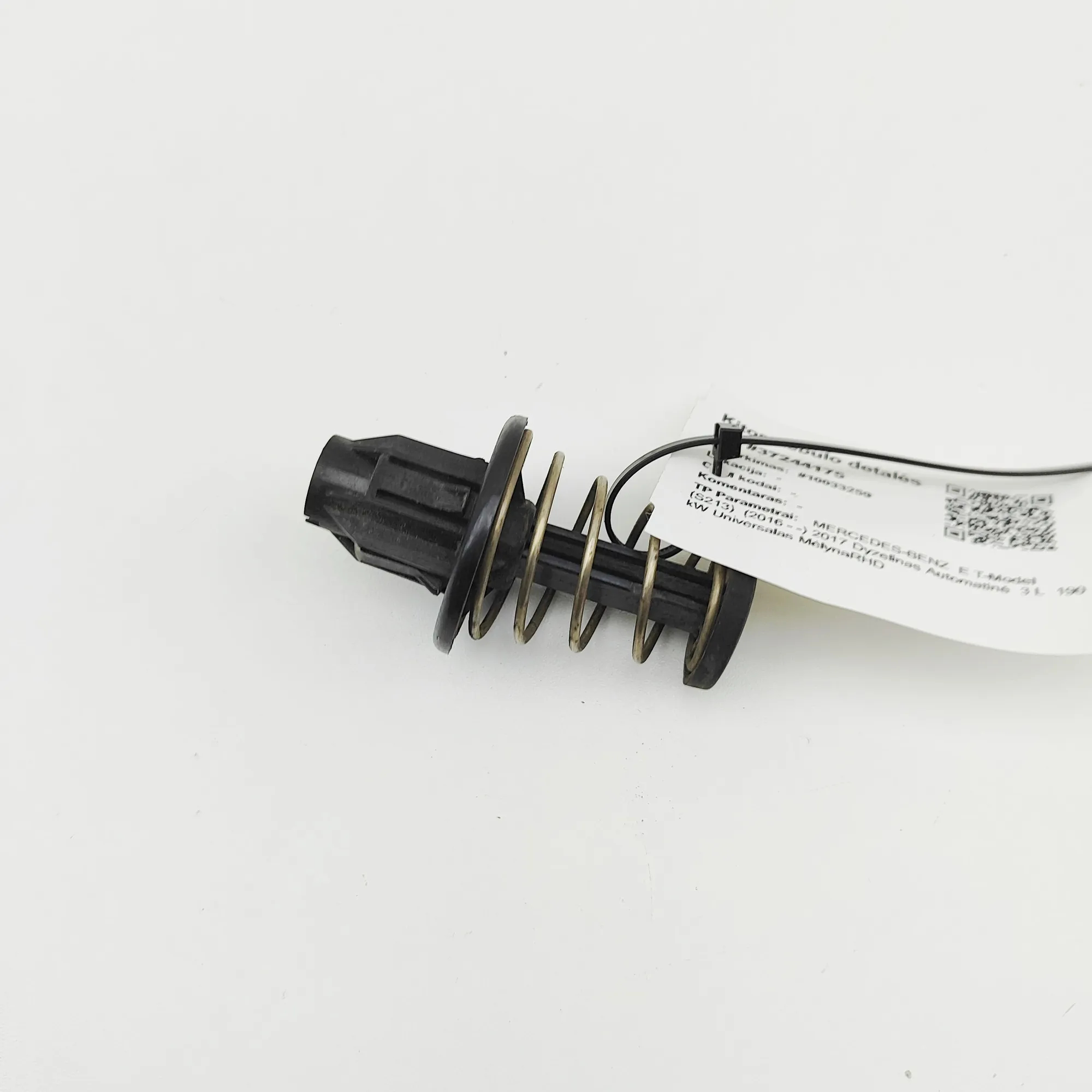 Mercedes C-Klasse W205 motorafdekking stop image 3