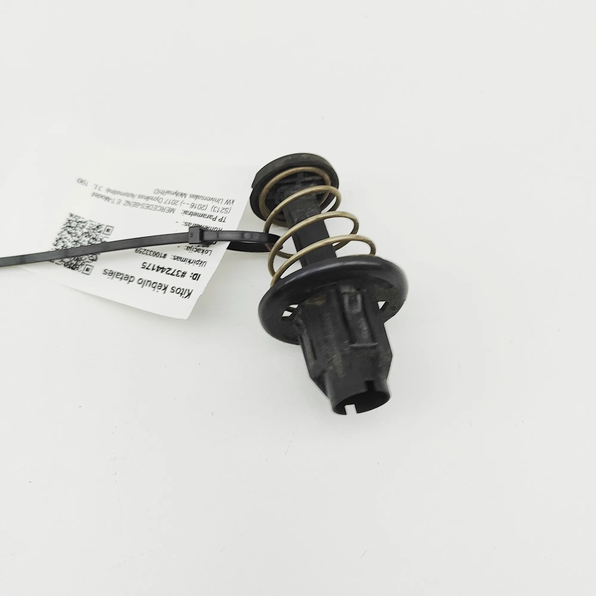 Mercedes C-Klasse W205 motorafdekking stop image 4