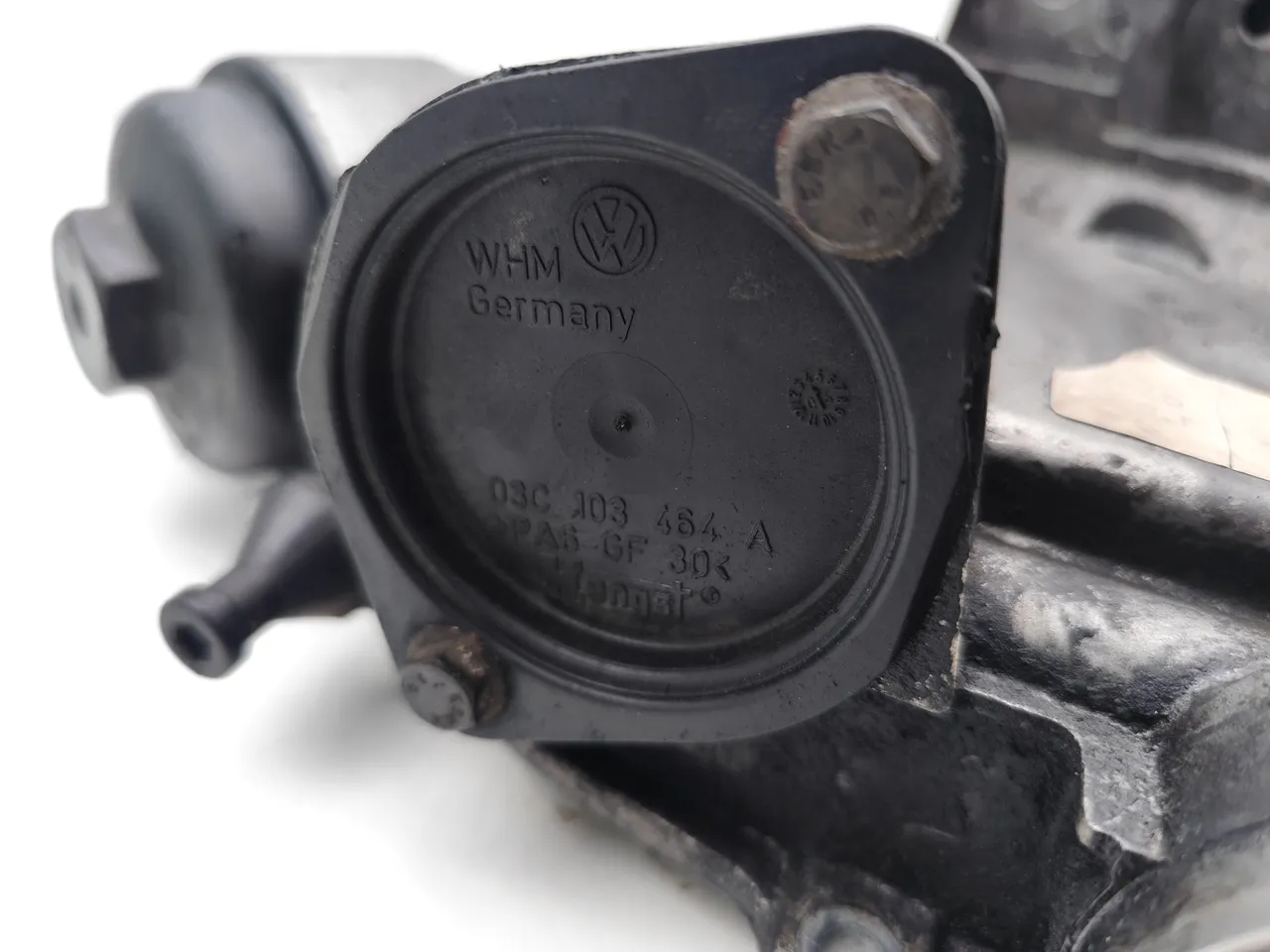 VW Golf 1.6 FSI Steuerkette Abdeckung 03C109211G image 6