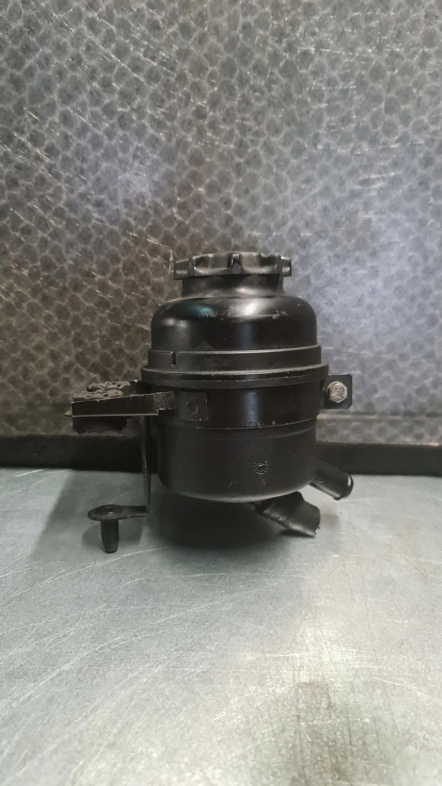 Réservoir de direction assistée BMW X1 E84 685121801 image 3