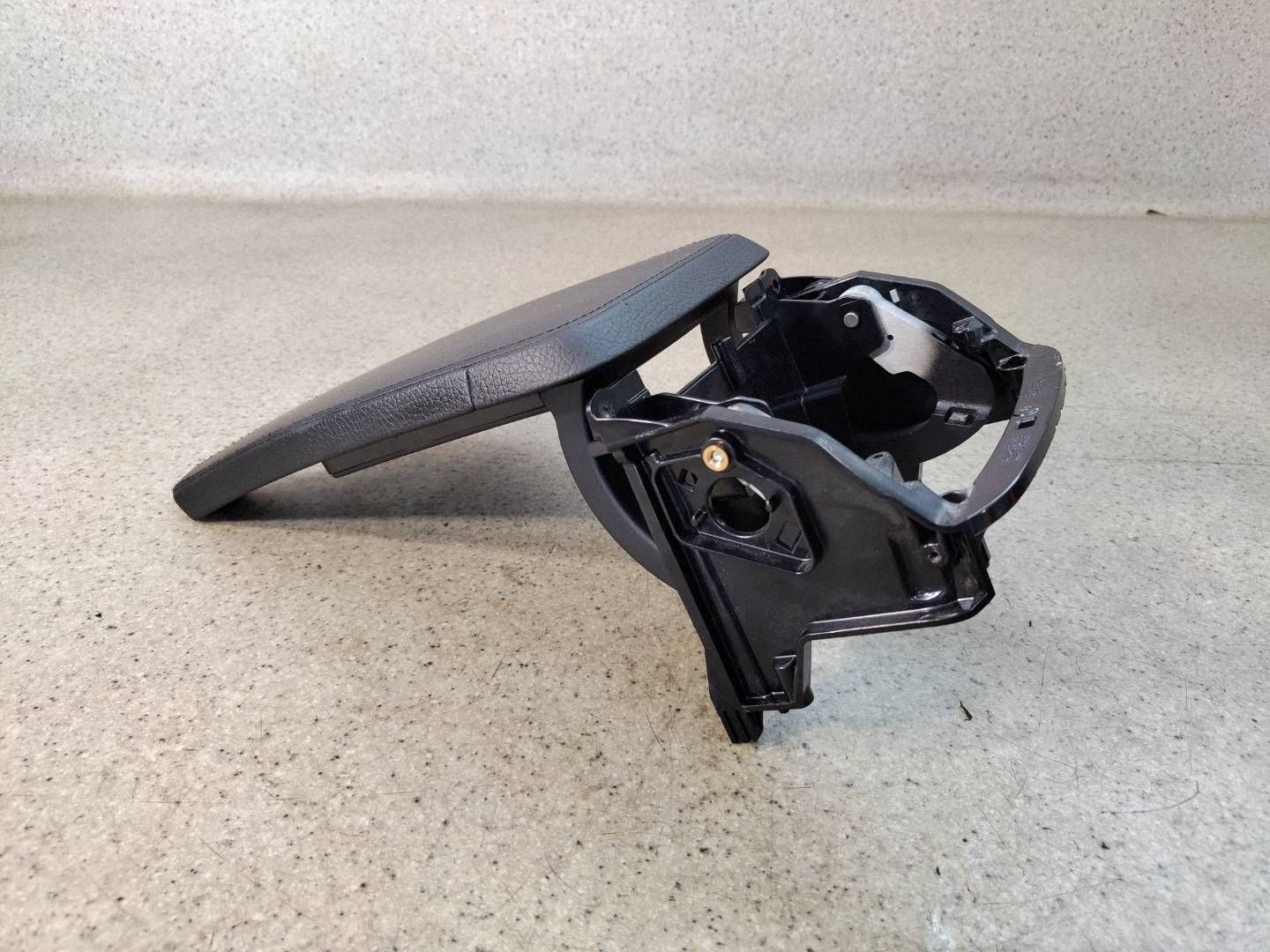 Armrest Black Leather Europe 32260985 Volvo V90