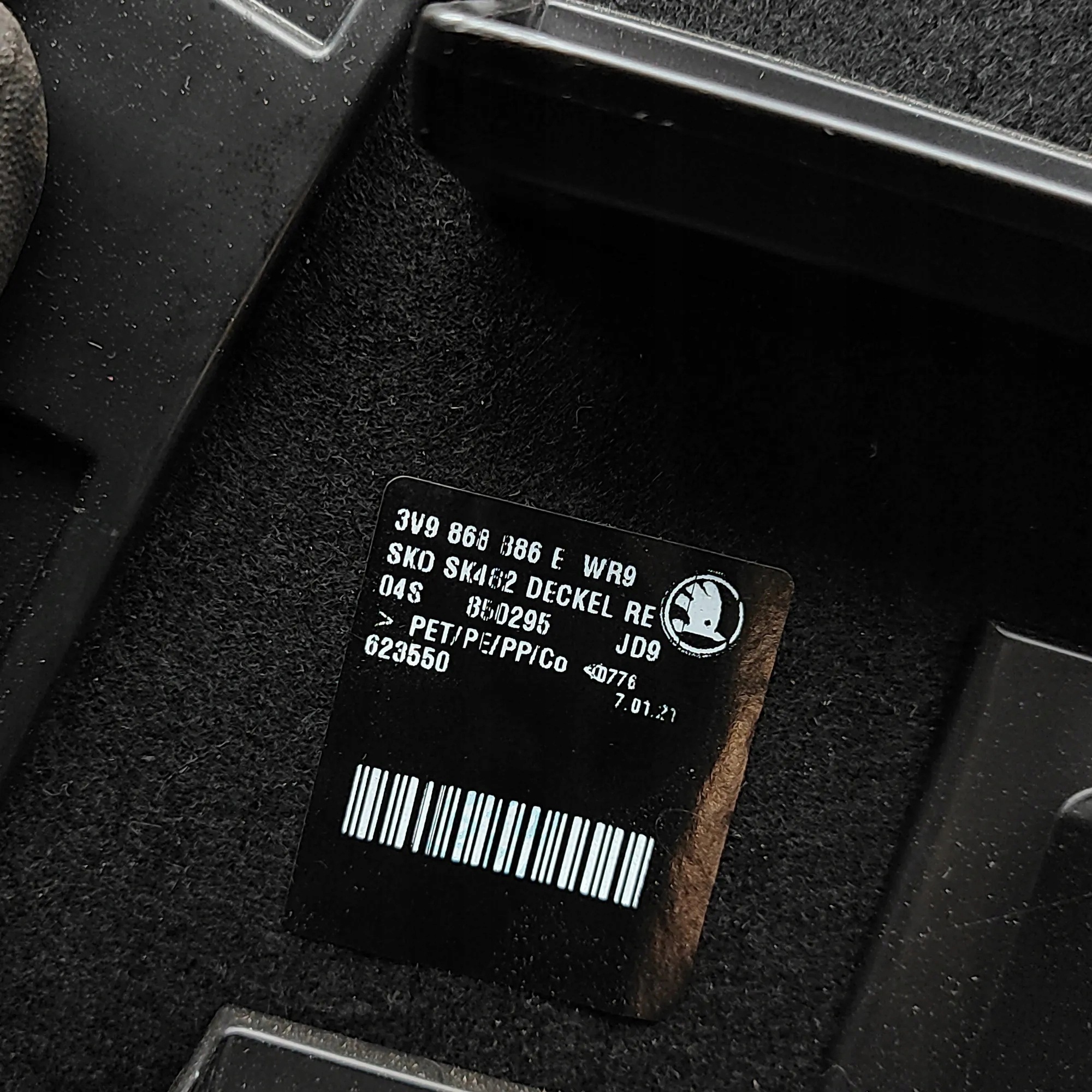 Baguette anthracite Skoda Superb 3V9868886E image 6