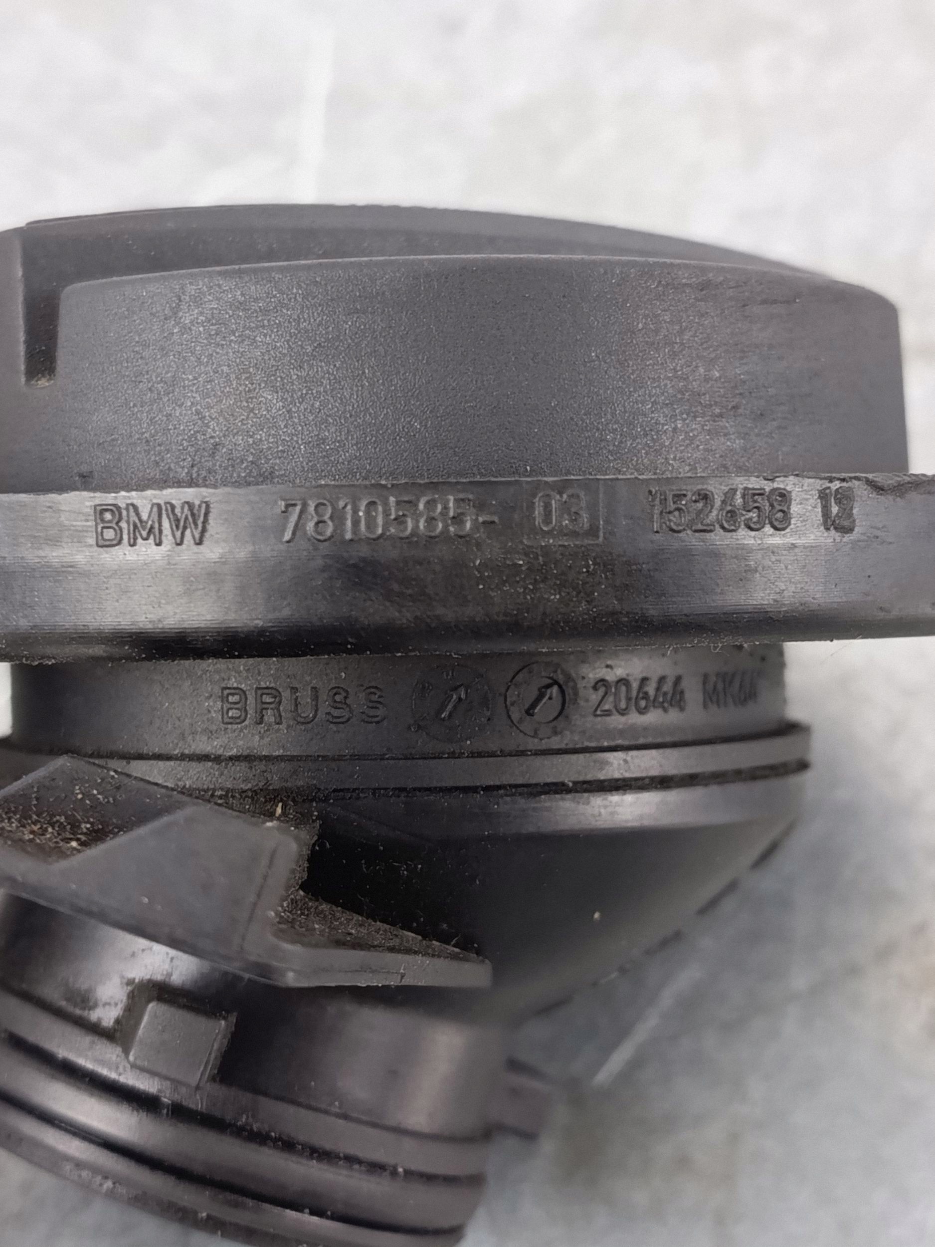 BMW 1 E82 E88 öljytulppa 787810585