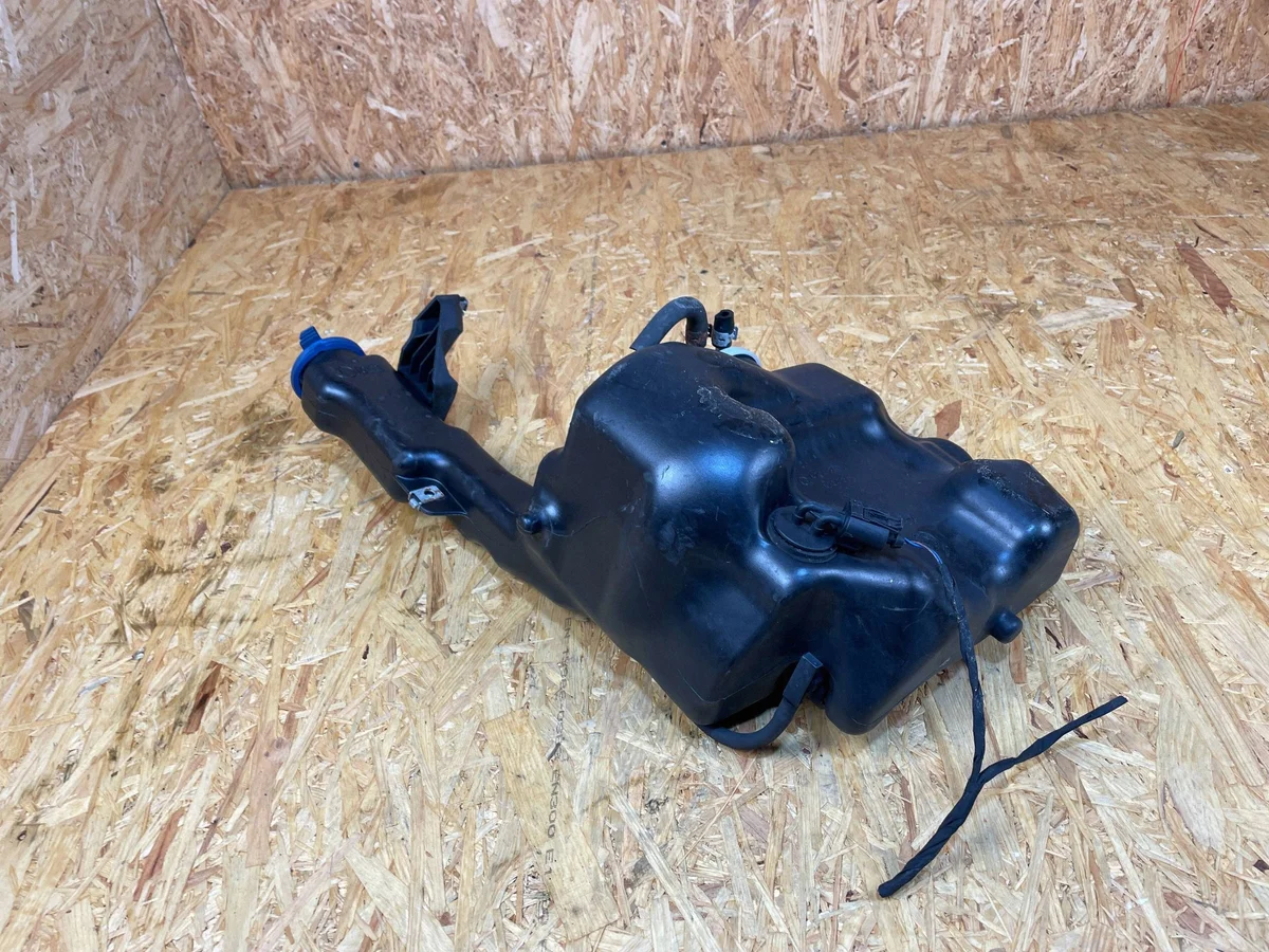 Ruitensproeiervloeistoftank Mercedes W204 image 6