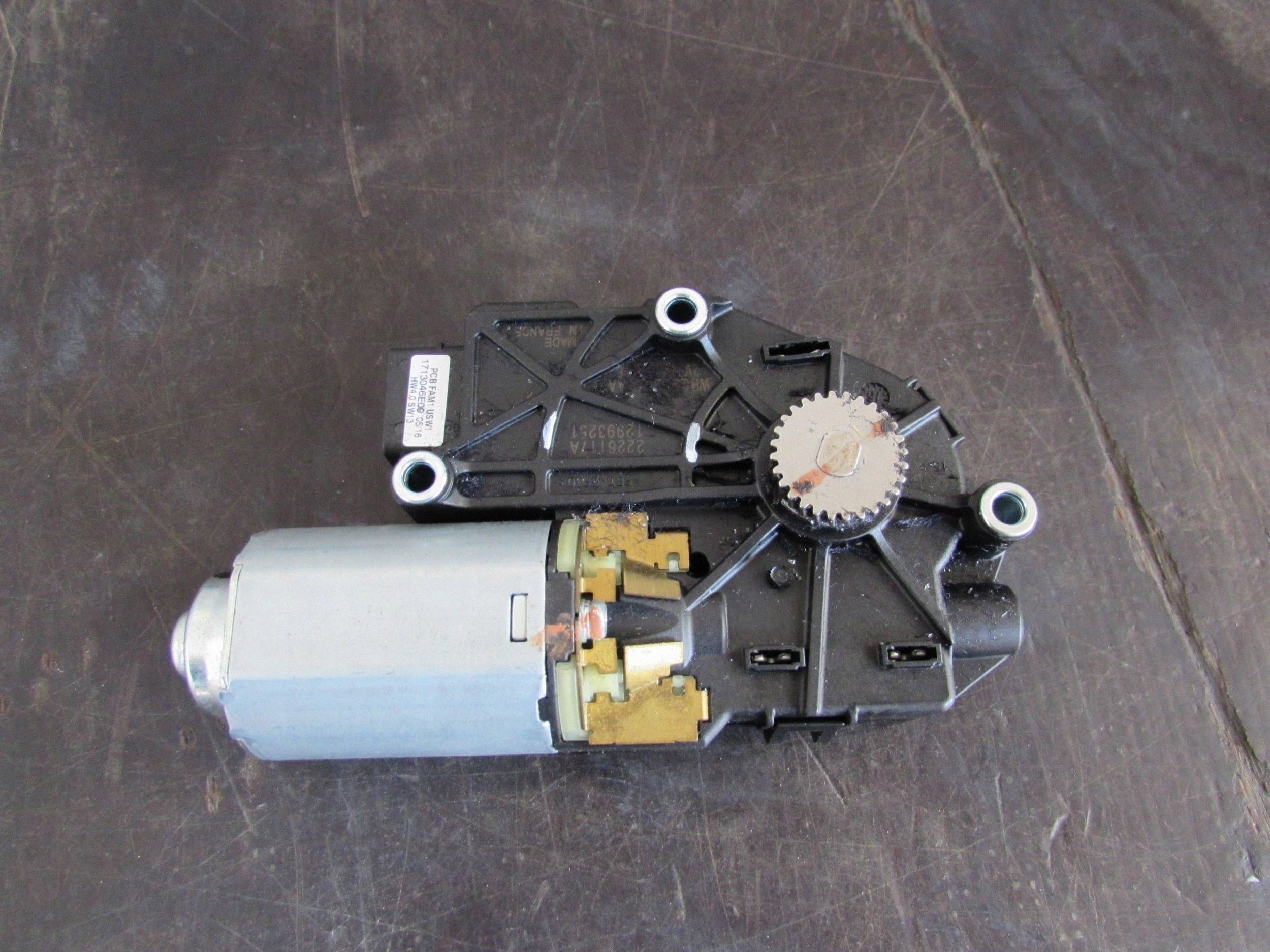 Motor de techo corredizo Peugeot 3008 usado image 4