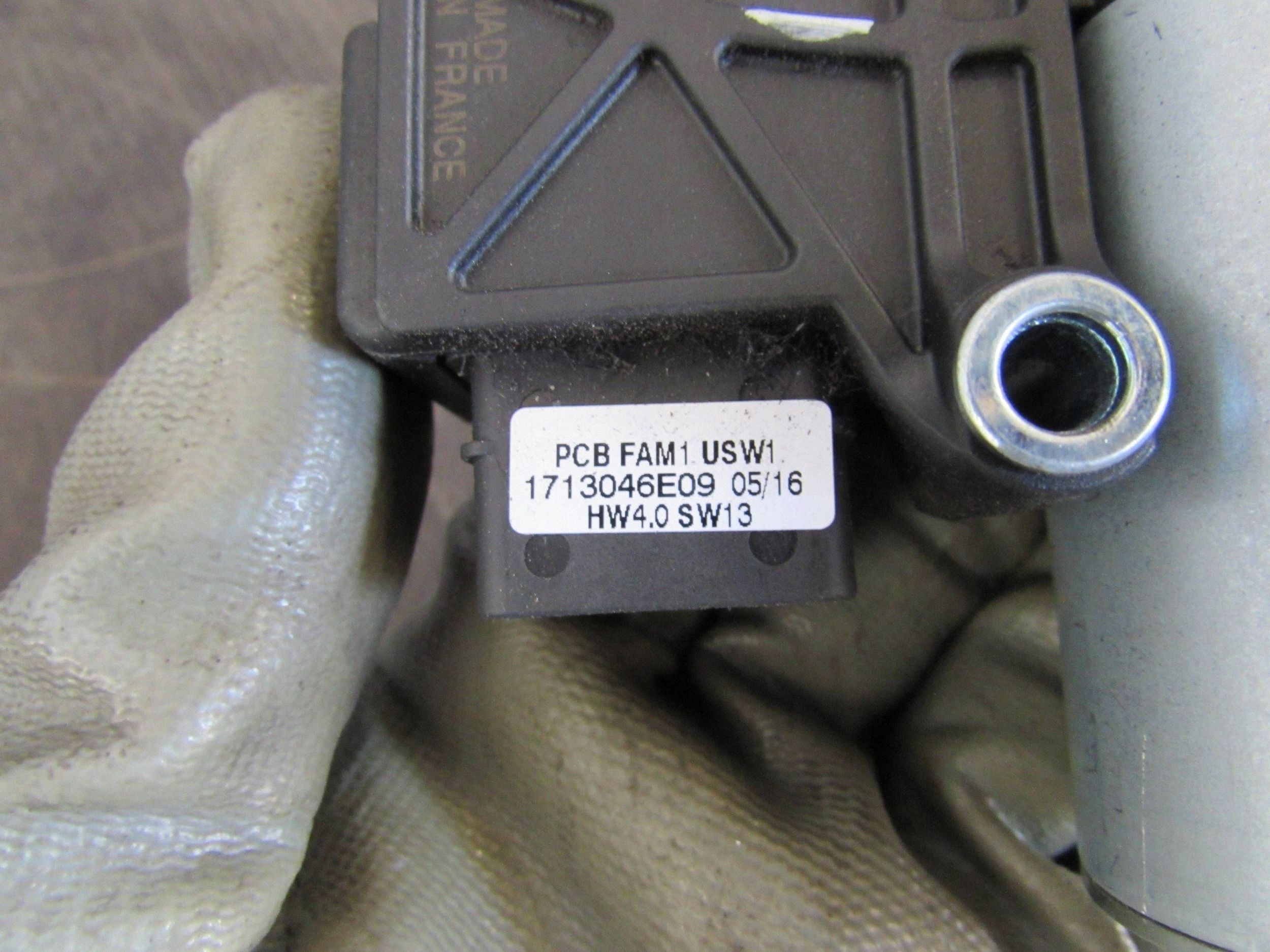 Motor de techo corredizo Peugeot 3008 usado image 7
