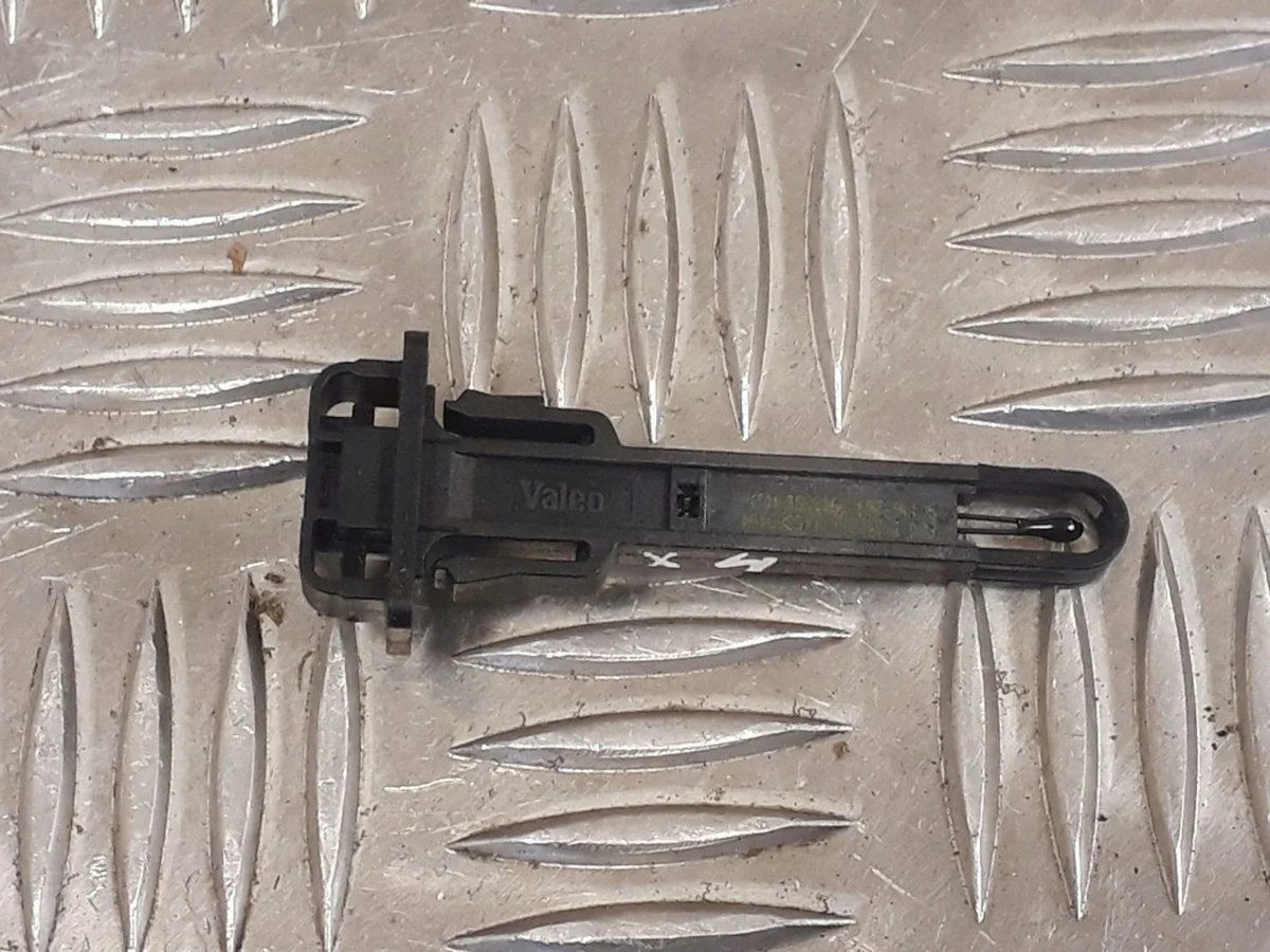 BMW X4 F26 Interieur Temperatuursensor 990385B image 3