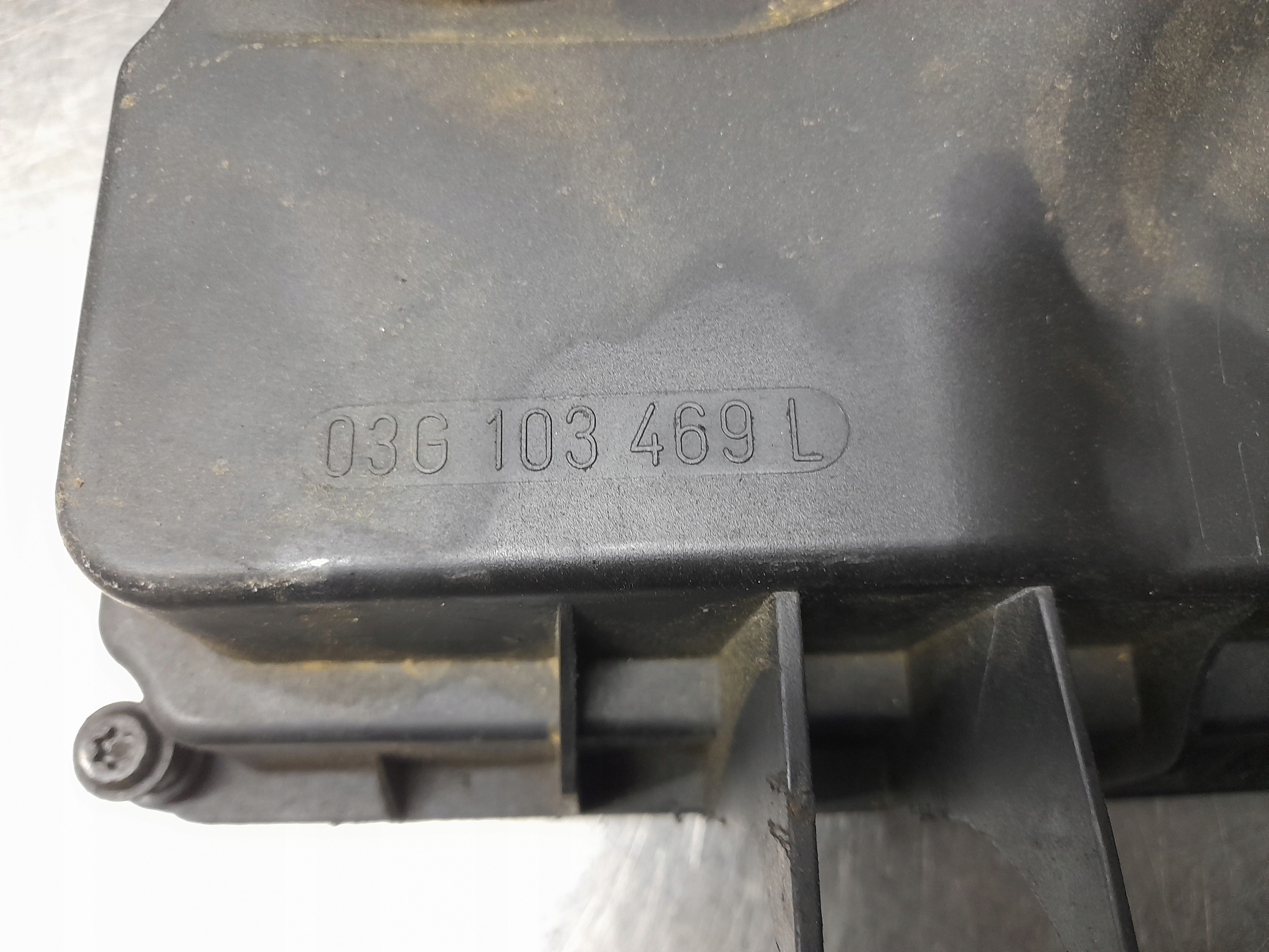 VW Audi Skoda 2.0 TDI Valve Cover 03G103469L