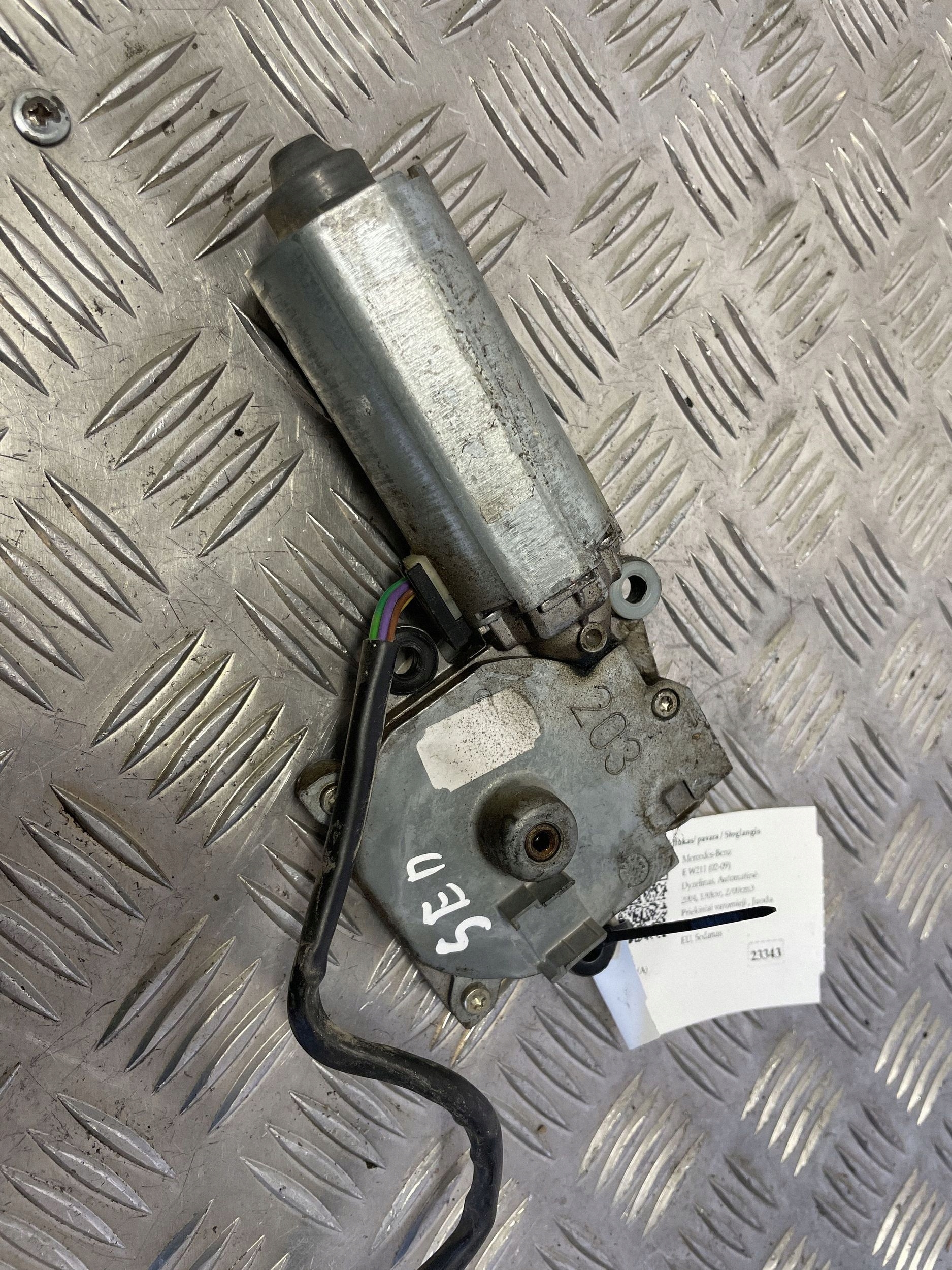 Moteur toit ouvrant Mercedes E W211 image 4