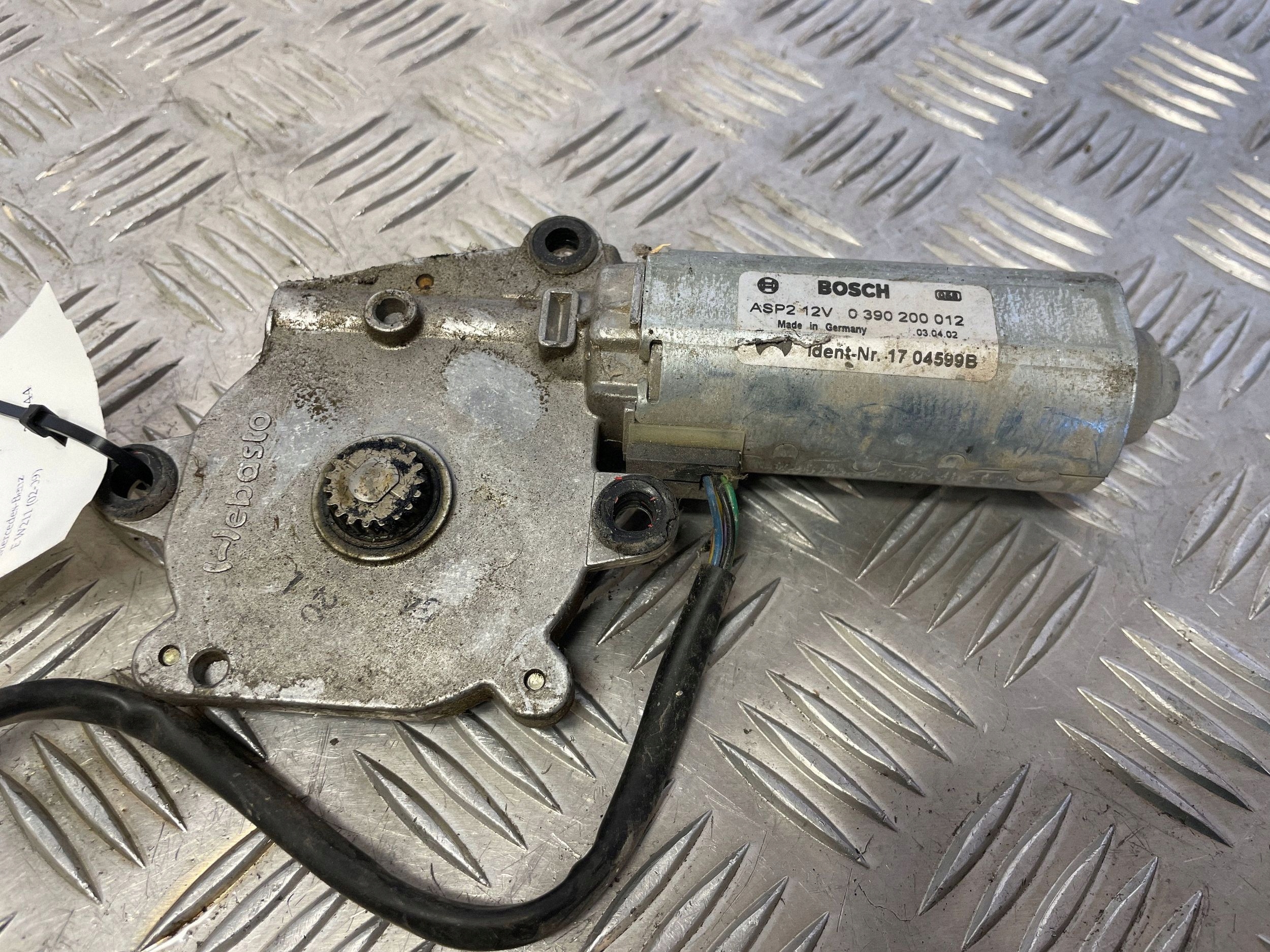 Moteur toit ouvrant Mercedes E W211 image 3