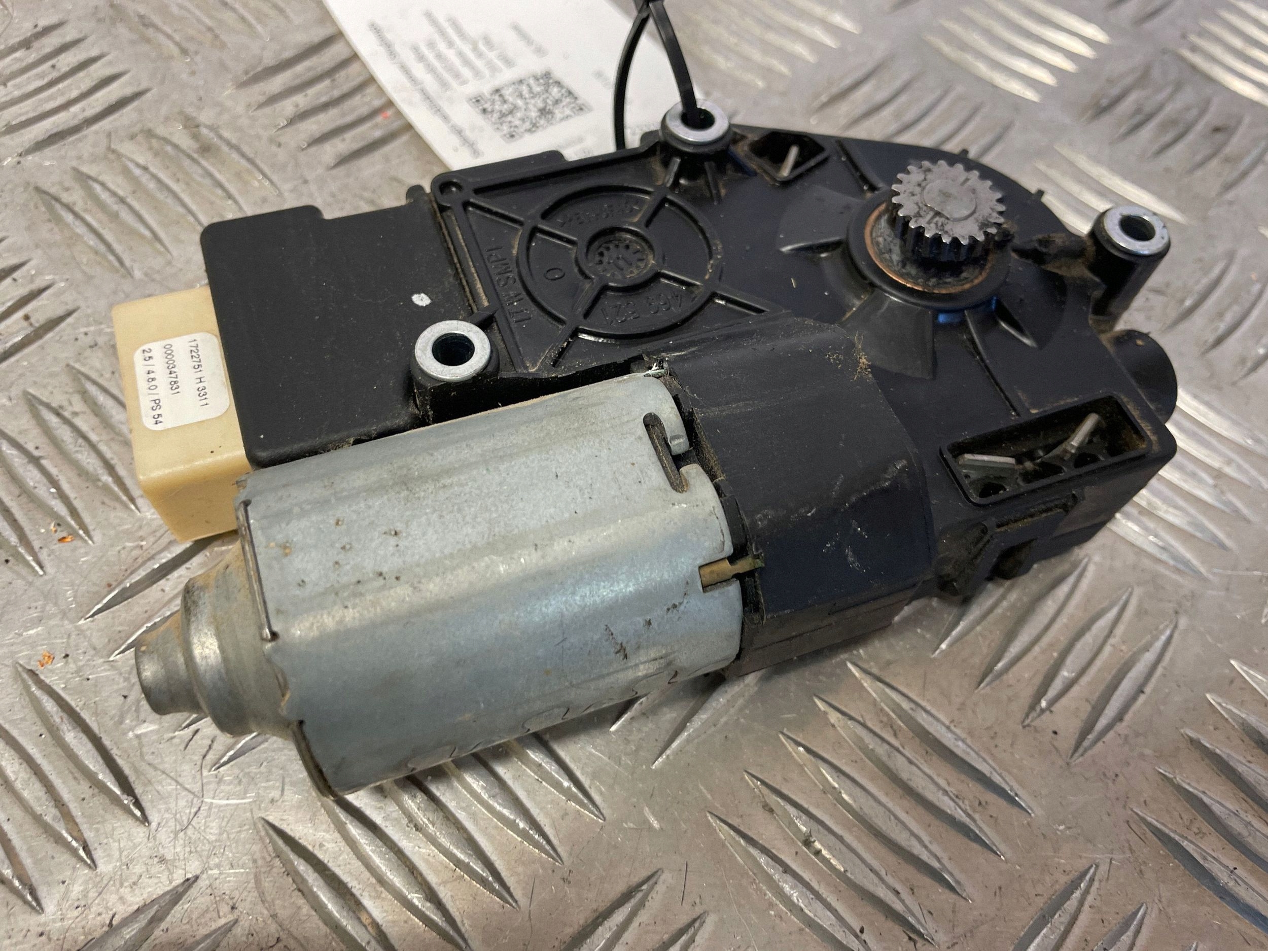 Moteur toit ouvrant Mercedes E W212 image 3