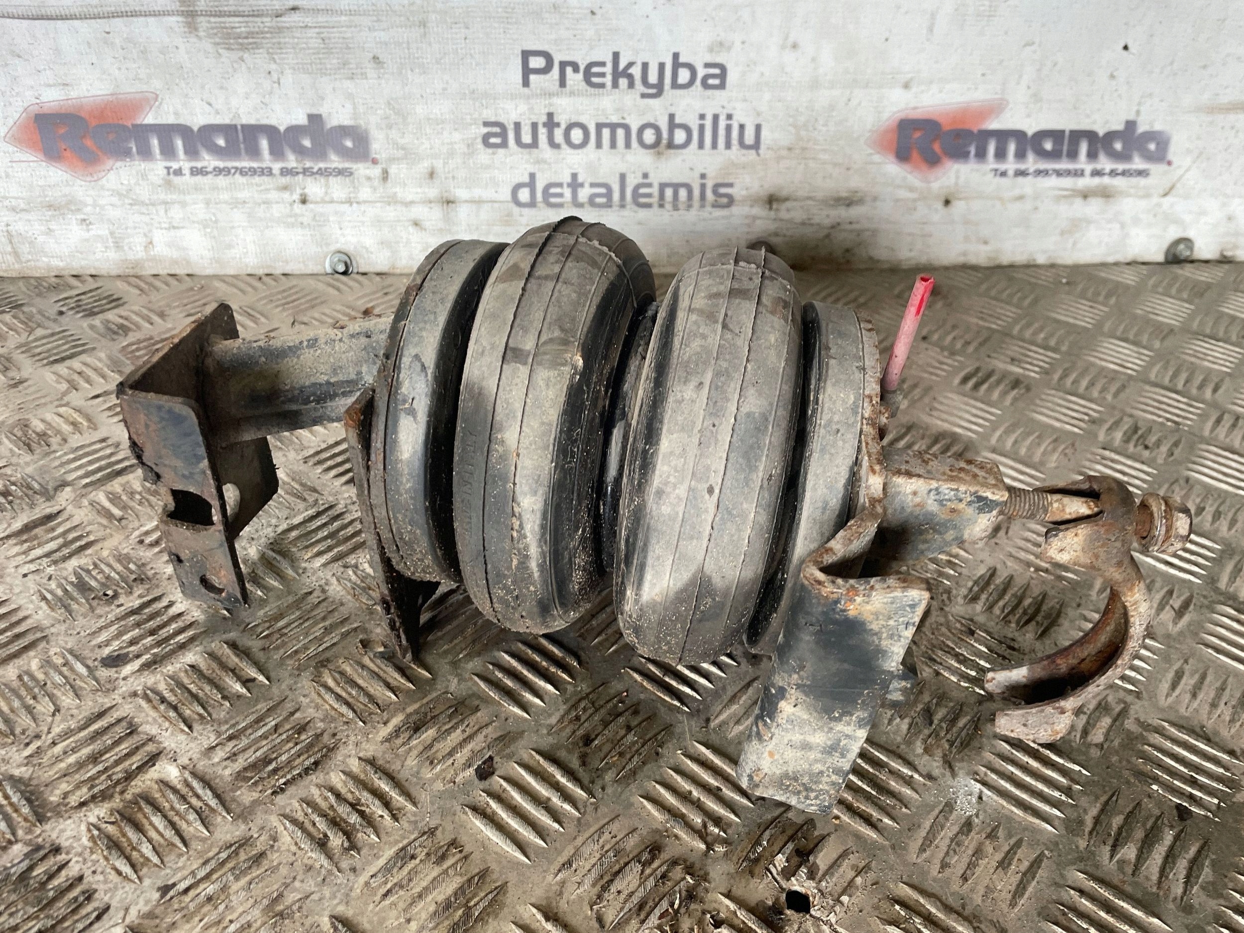 Iveco Daily 6ª gen. Bolsa neumática trasera REM30505 image 3