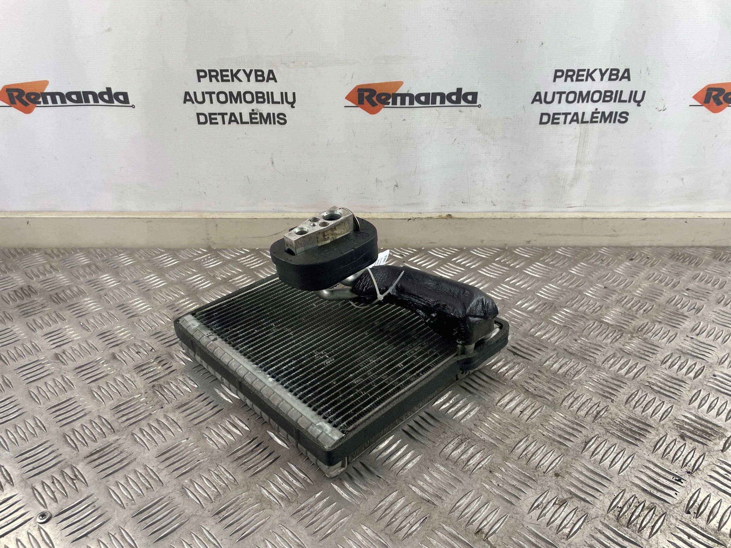 VW Passat B8 2018 Ilmastointikompressori 5Q1820105 image 2