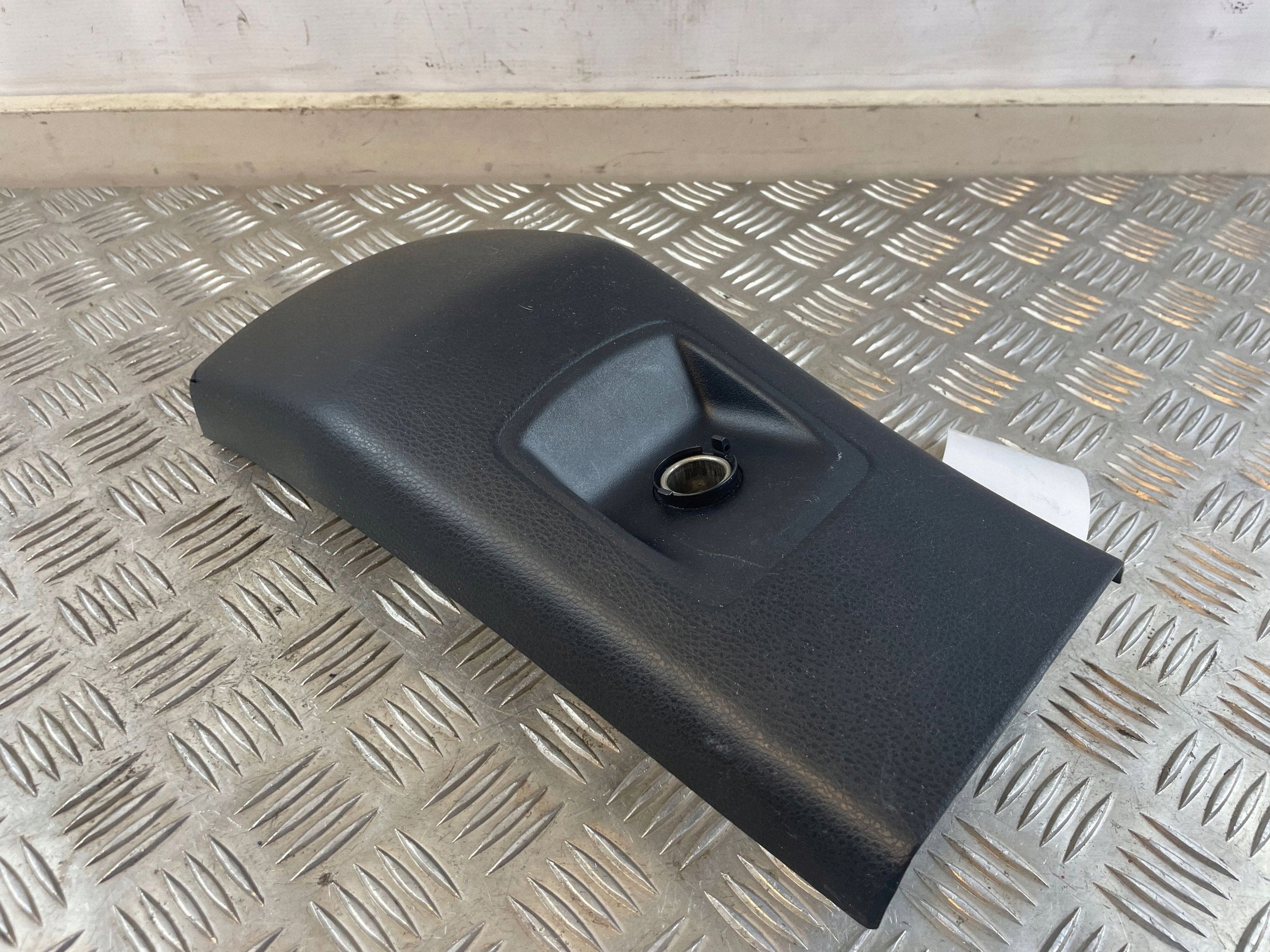 2017 Toyota RAV4 (XA40) Isqueiro 5890342040