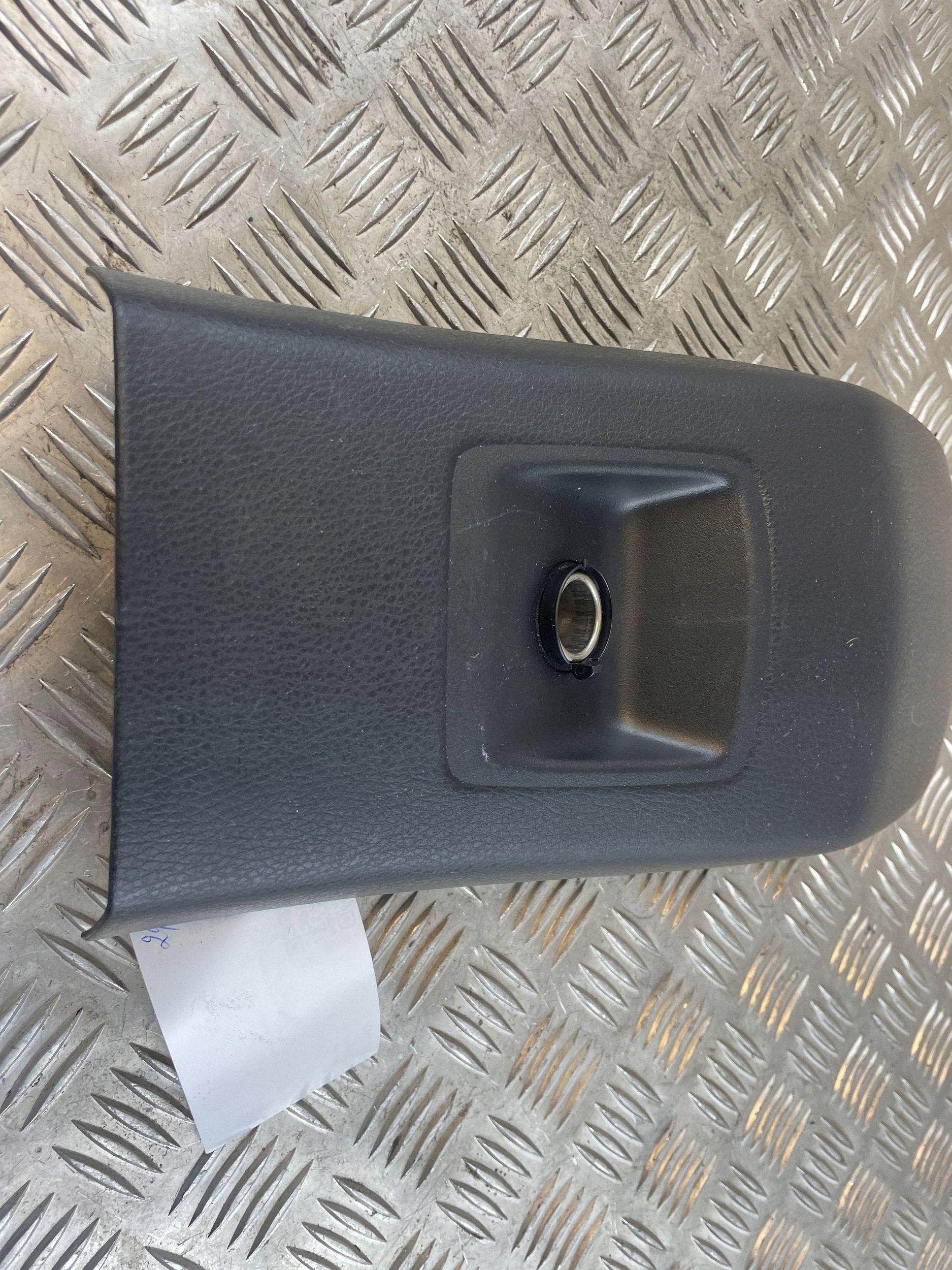 2017 Toyota RAV4 (XA40) Isqueiro 5890342040 image 3