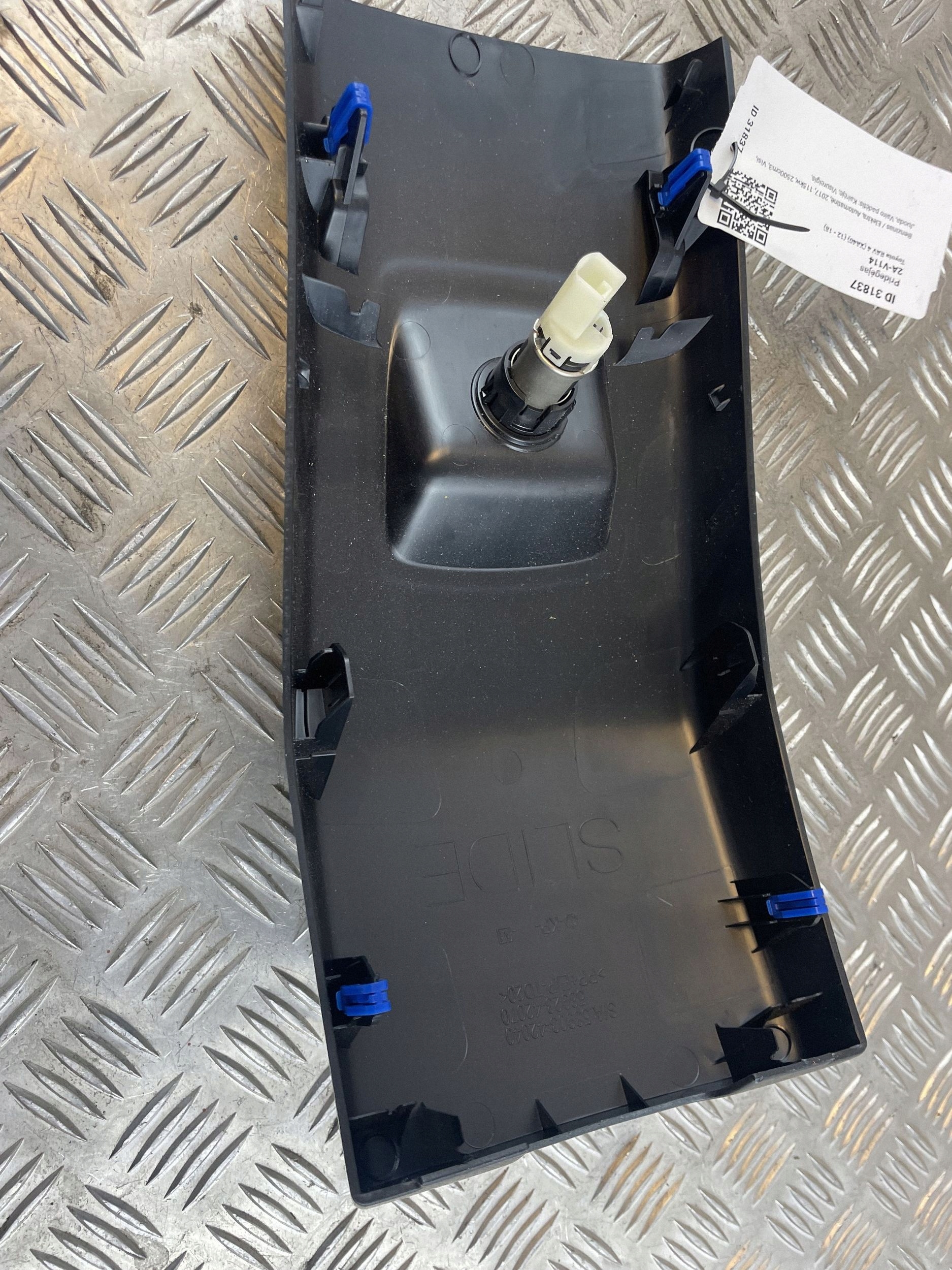 2017 Toyota RAV4 (XA40) Isqueiro 5890342040 image 4