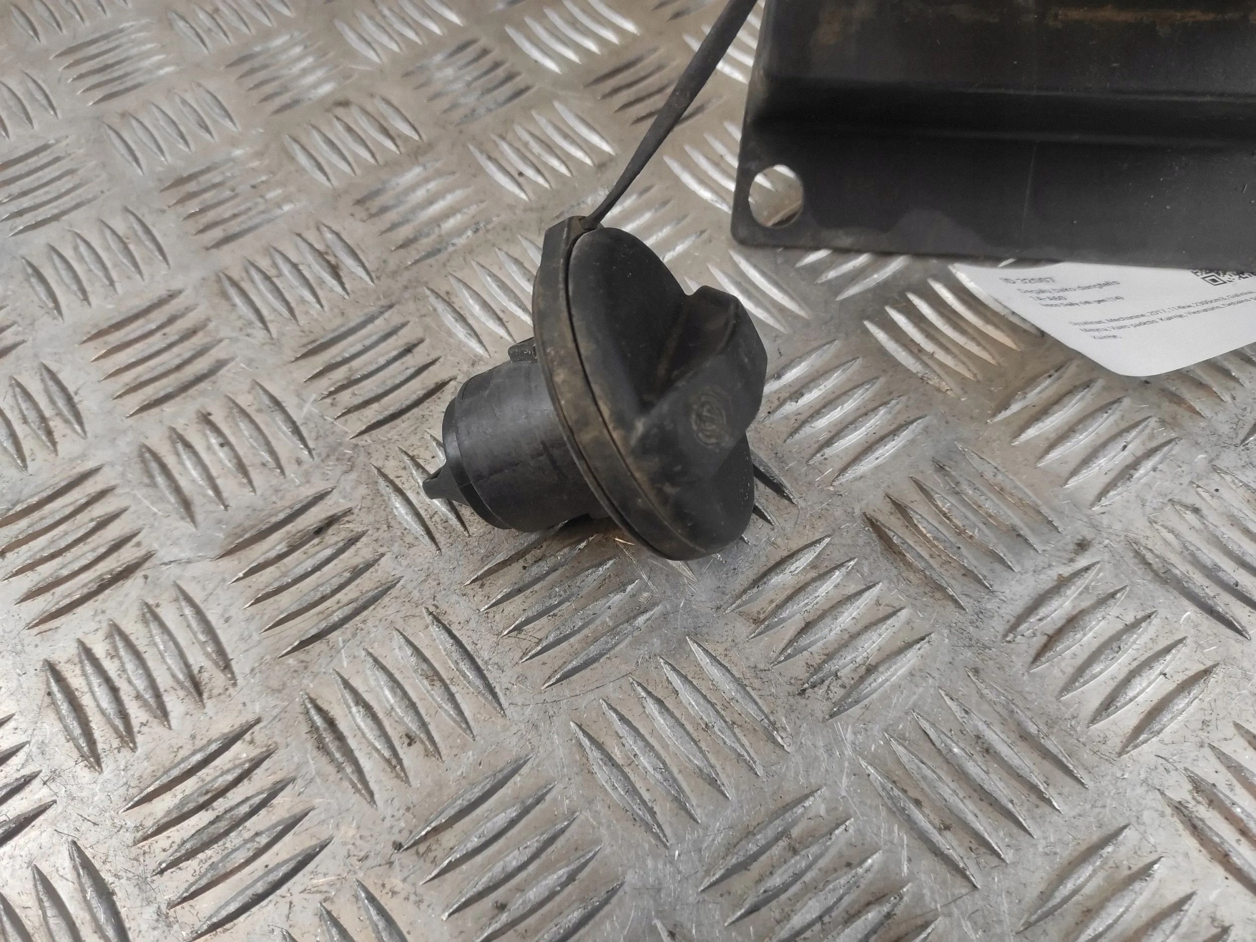 Trappe à carburant IVECO DAILY VI 5801469114 image 6