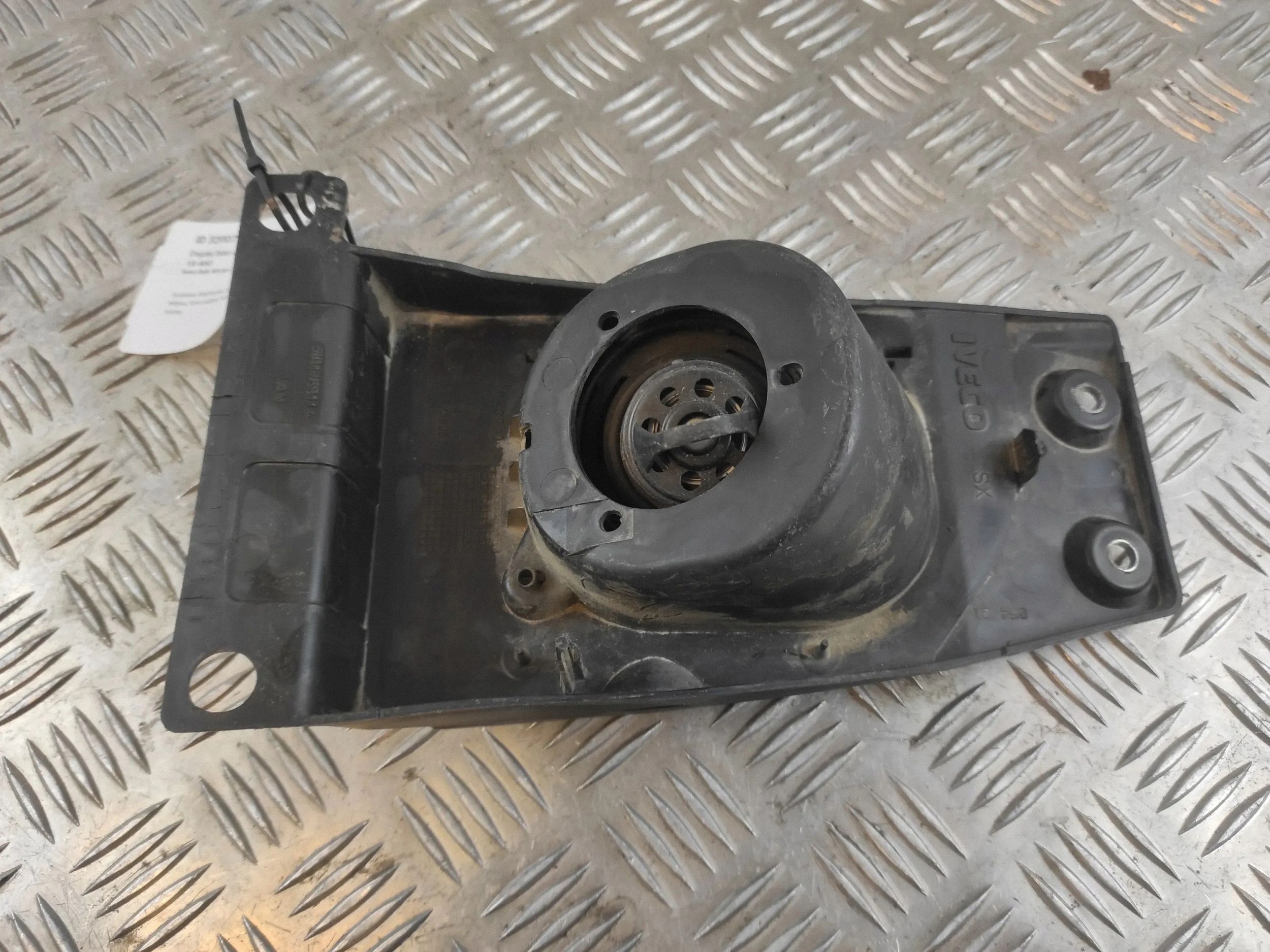Trappe à carburant IVECO DAILY VI 5801469114 image 8