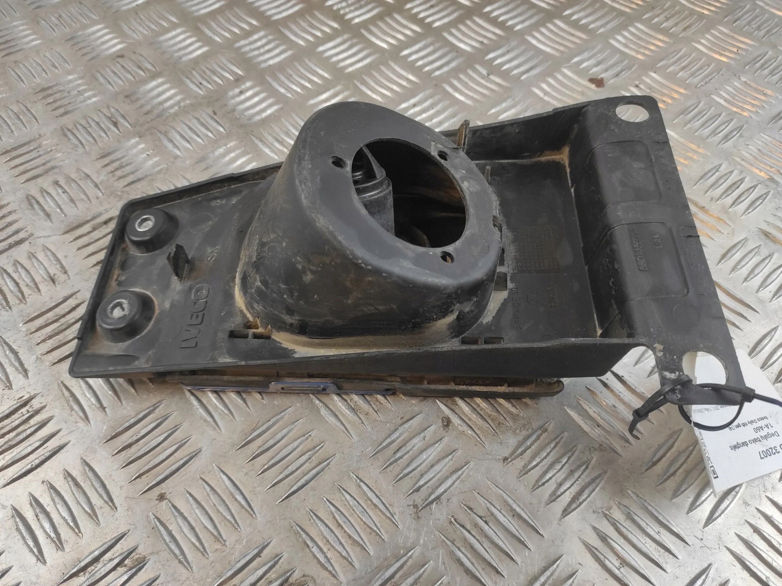Trappe à carburant IVECO DAILY VI 5801469114 image 9