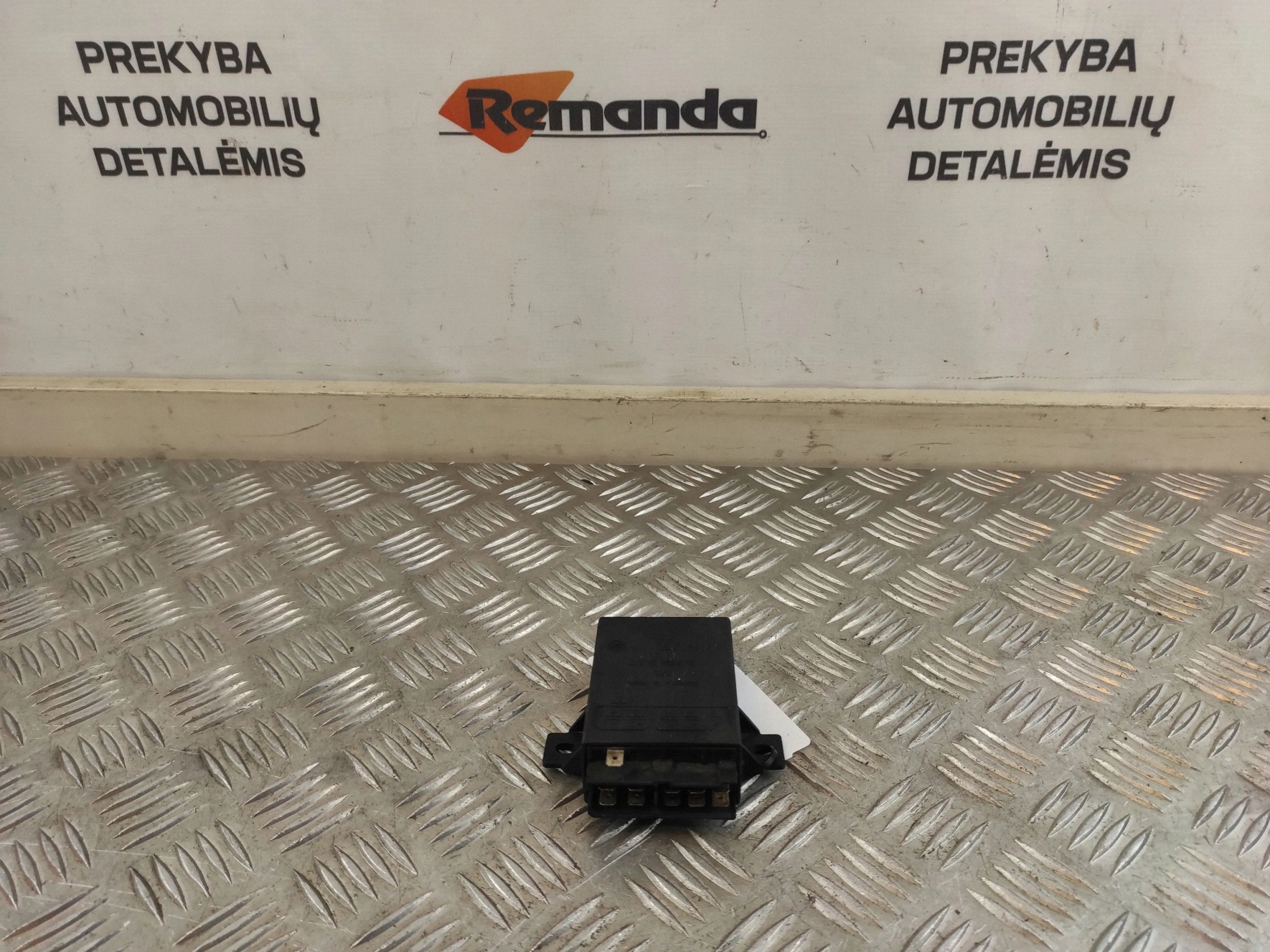 1990 Saab 9000 CC Immobilizer Module 0335411013 image 2