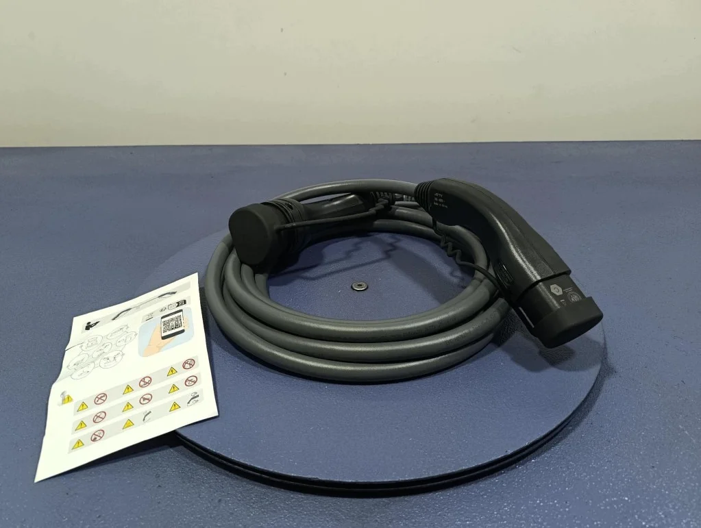 Câble de recharge BMW 5 G60 G61 340KM