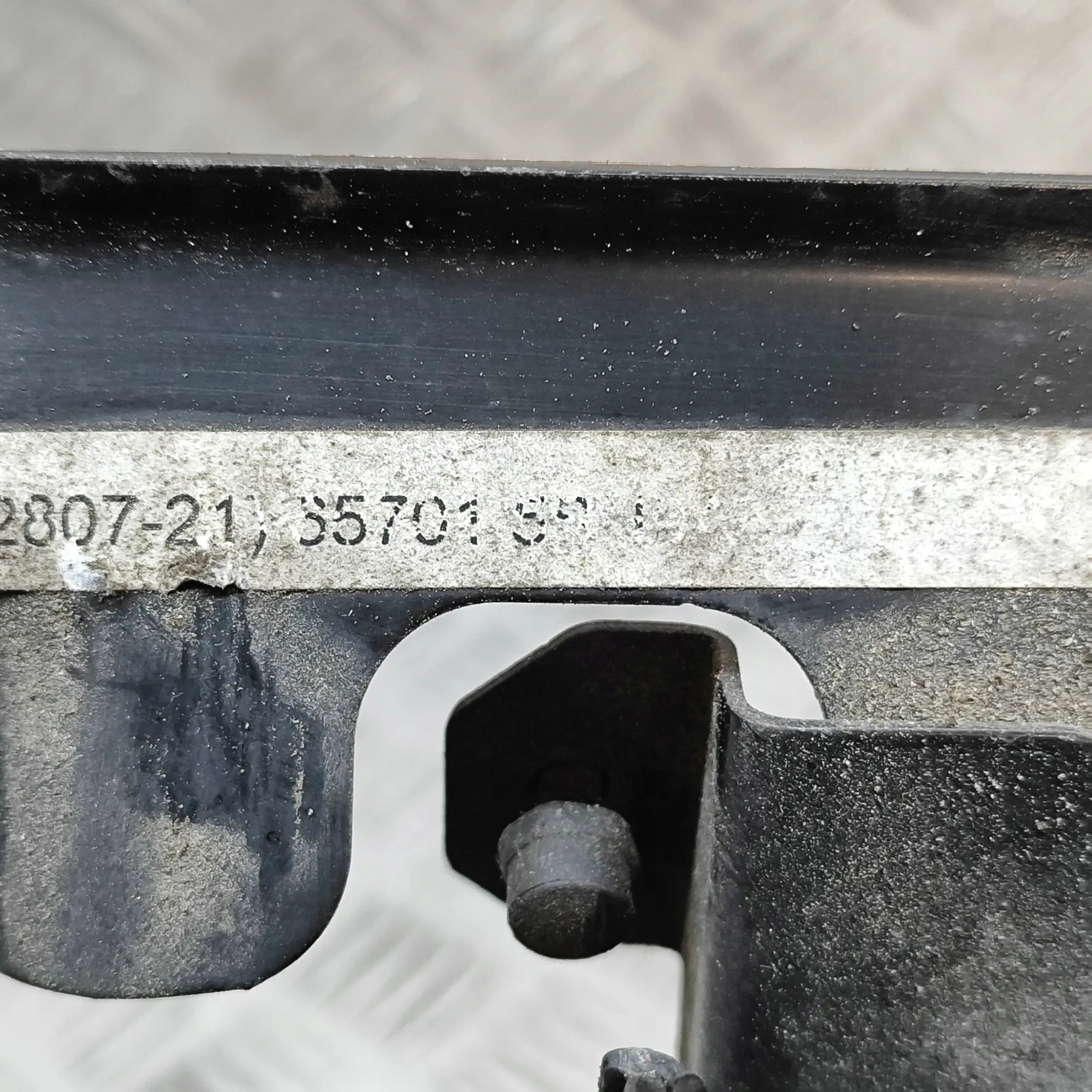 Kraftstoffklappe Nissan Leaf ZE1 657015SH5A image 9