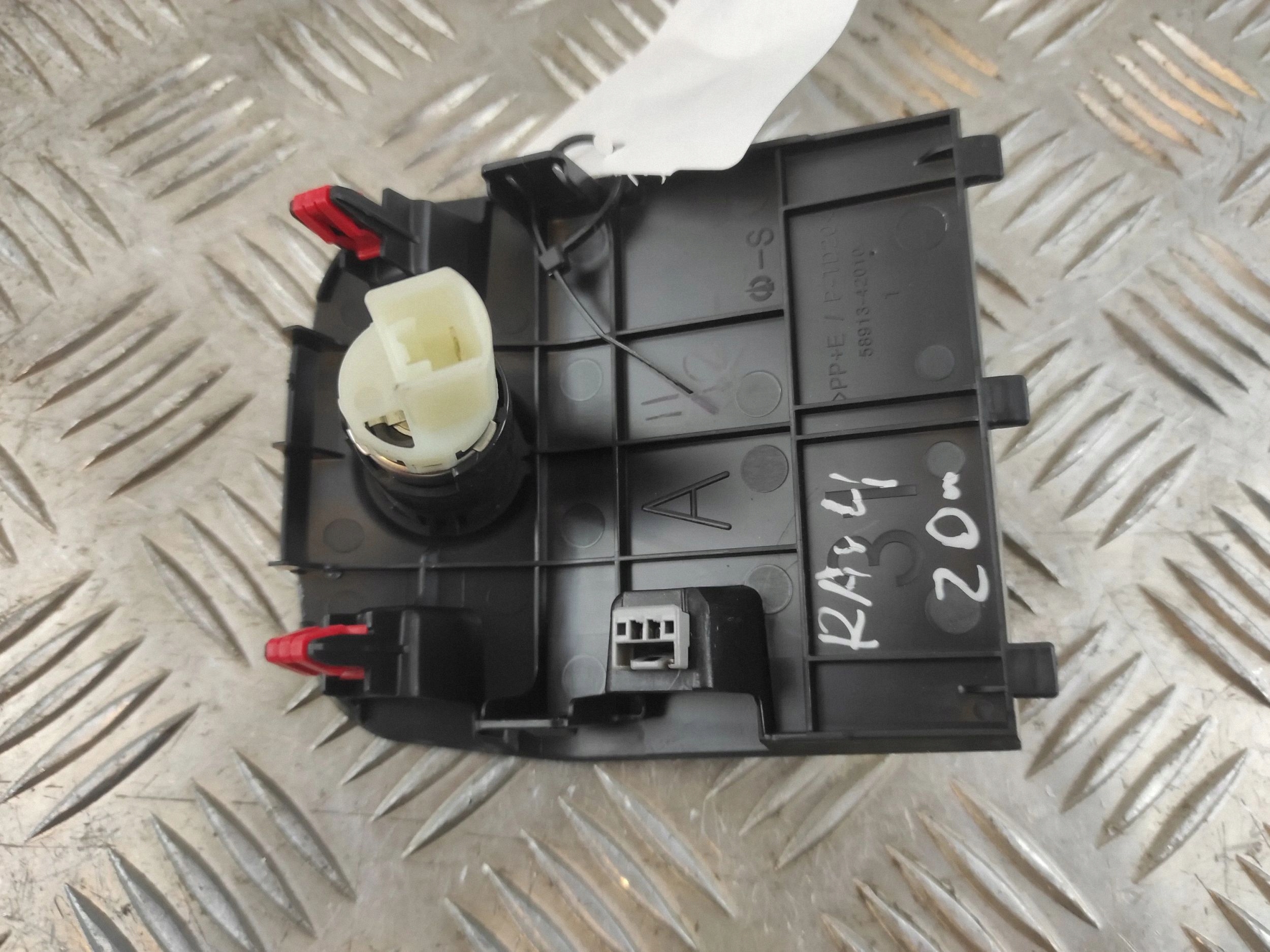 2020 Toyota RAV 4 (XA50) Isqueiro 5891342010 image 5