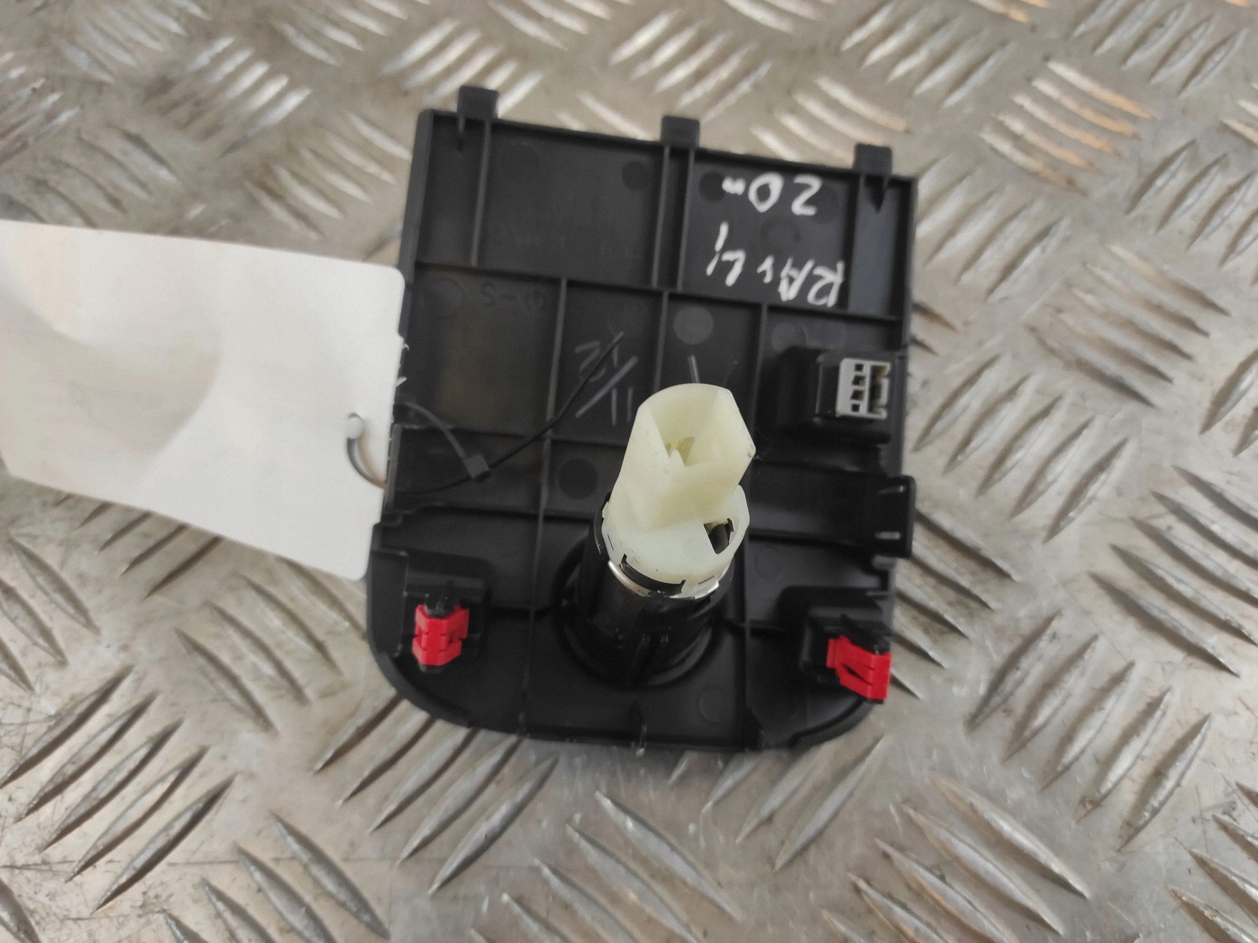 2020 Toyota RAV 4 (XA50) Isqueiro 5891342010 image 6
