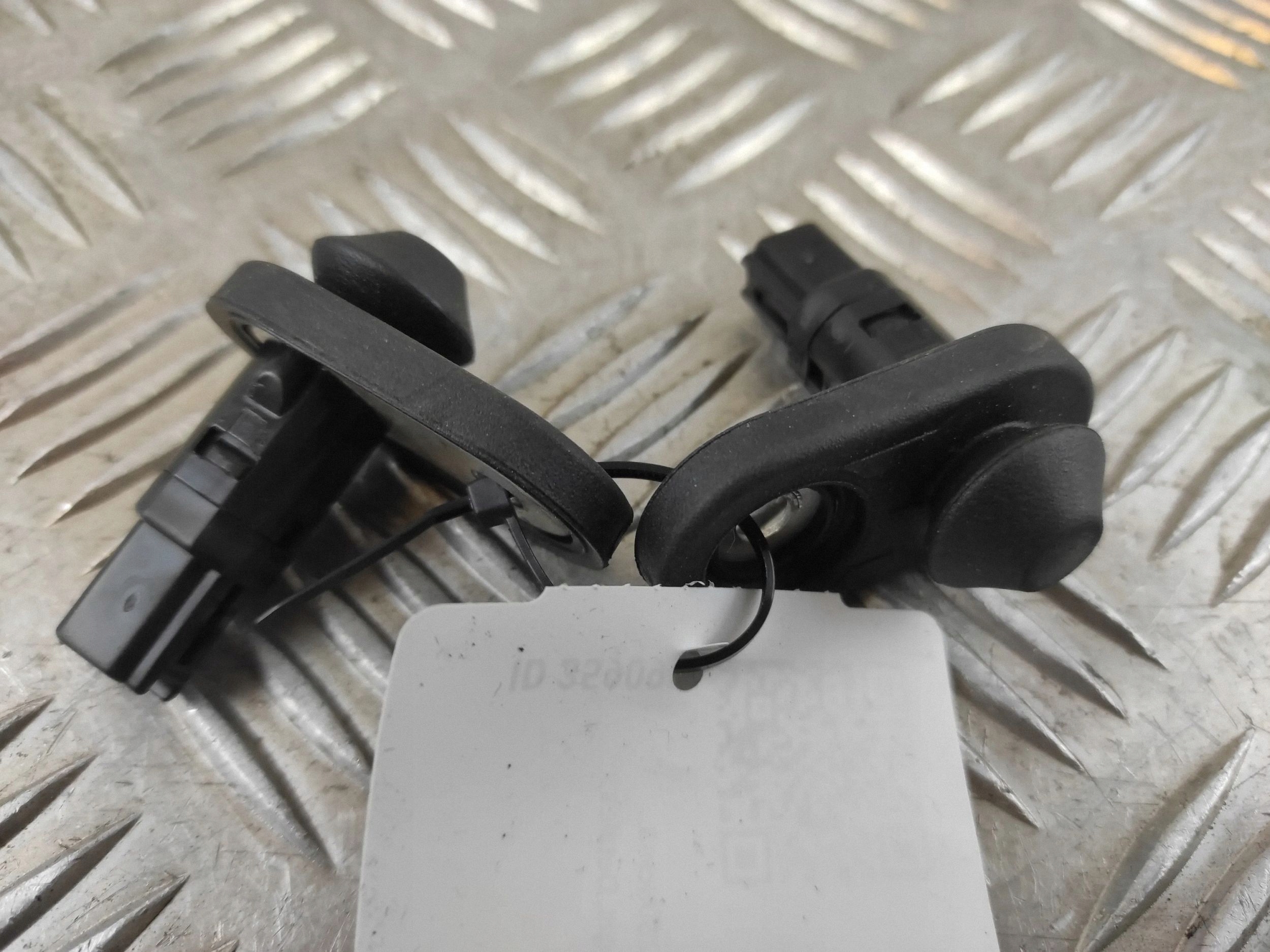 Toyota RAV4 XA50 Achterdeurcontactsensor REM35909 image 4