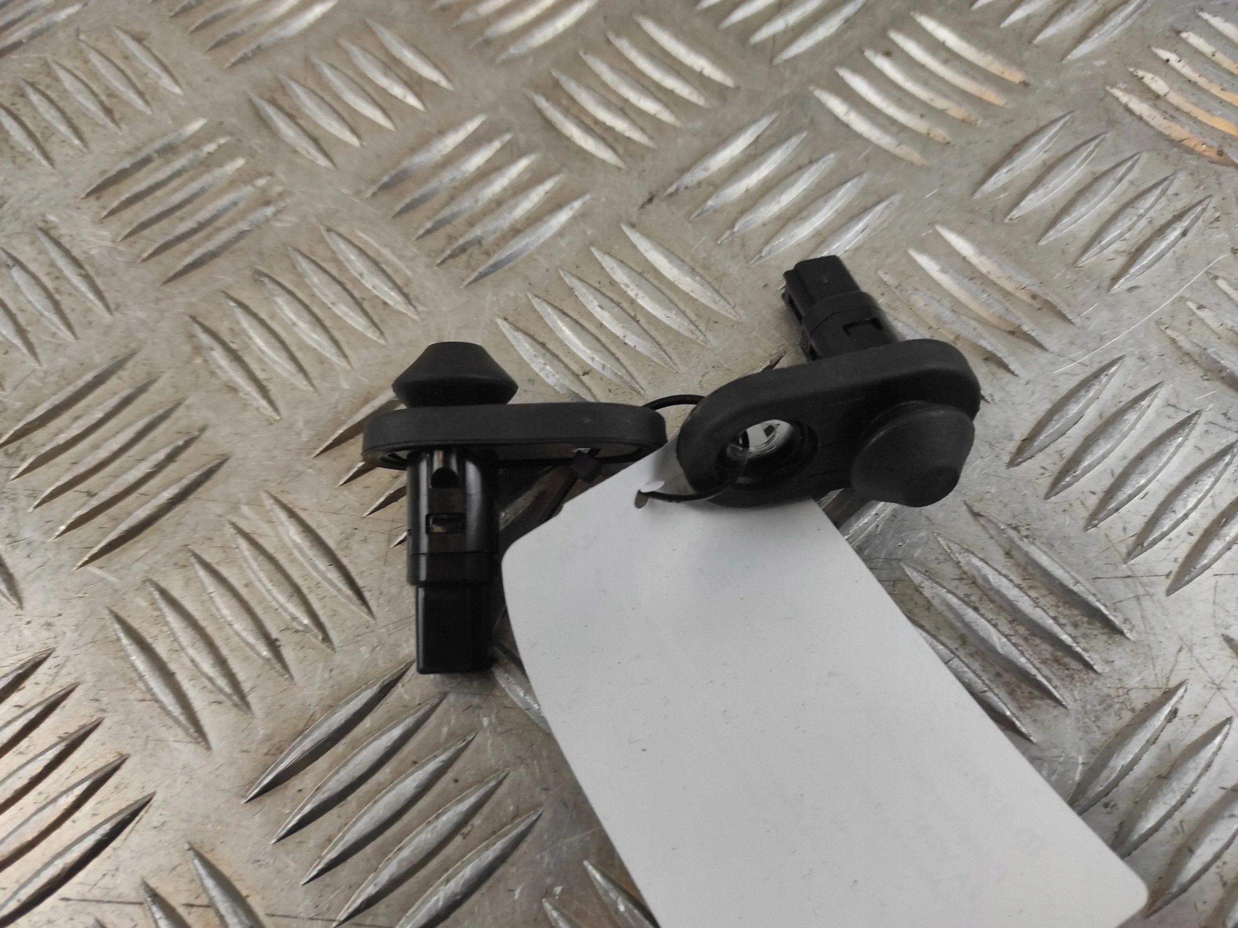 2020 Toyota RAV4 (XA50) Oven Opening Sensor OEM REM35908 image 3