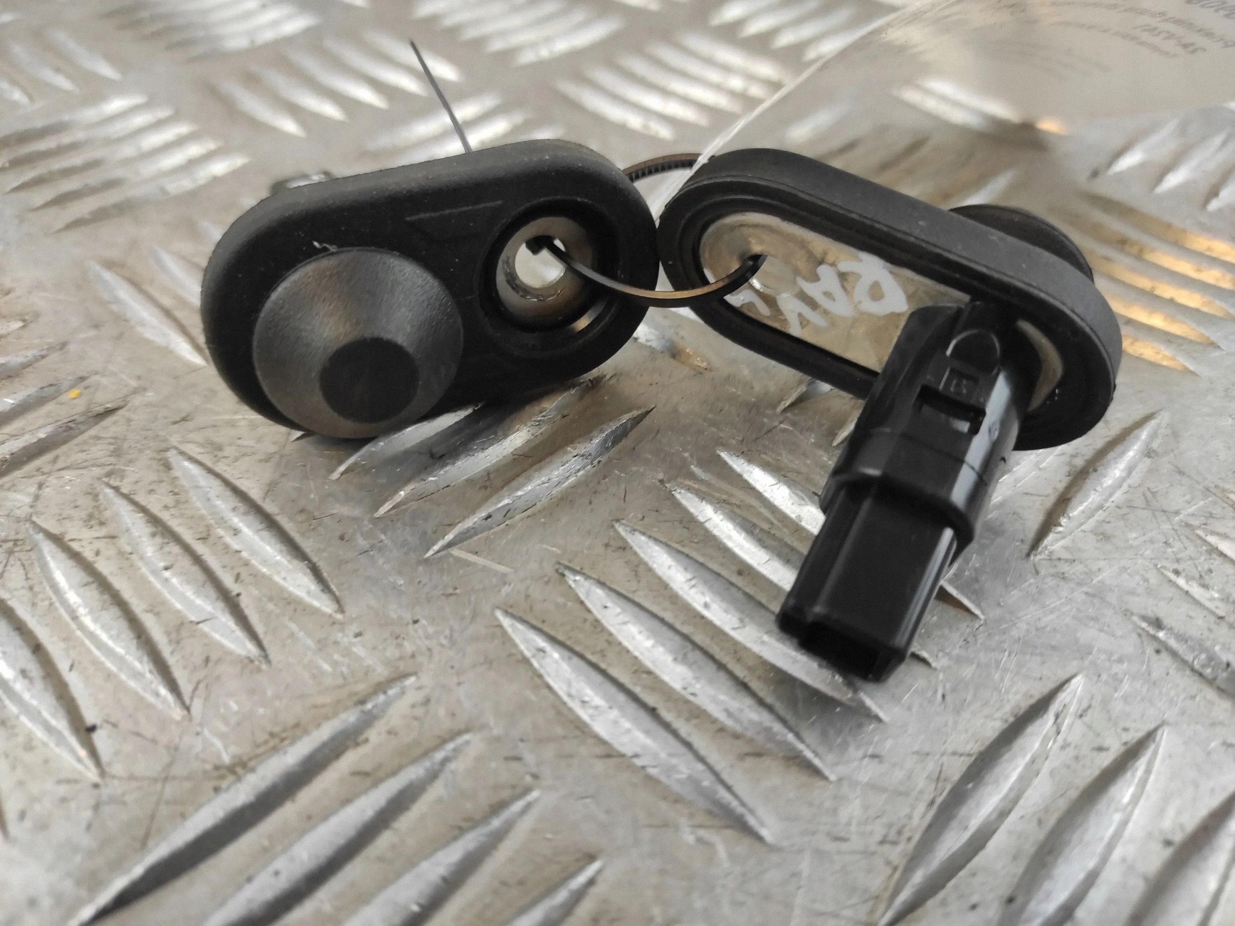 2020 Toyota RAV4 (XA50) Oven Opening Sensor OEM REM35908 image 4