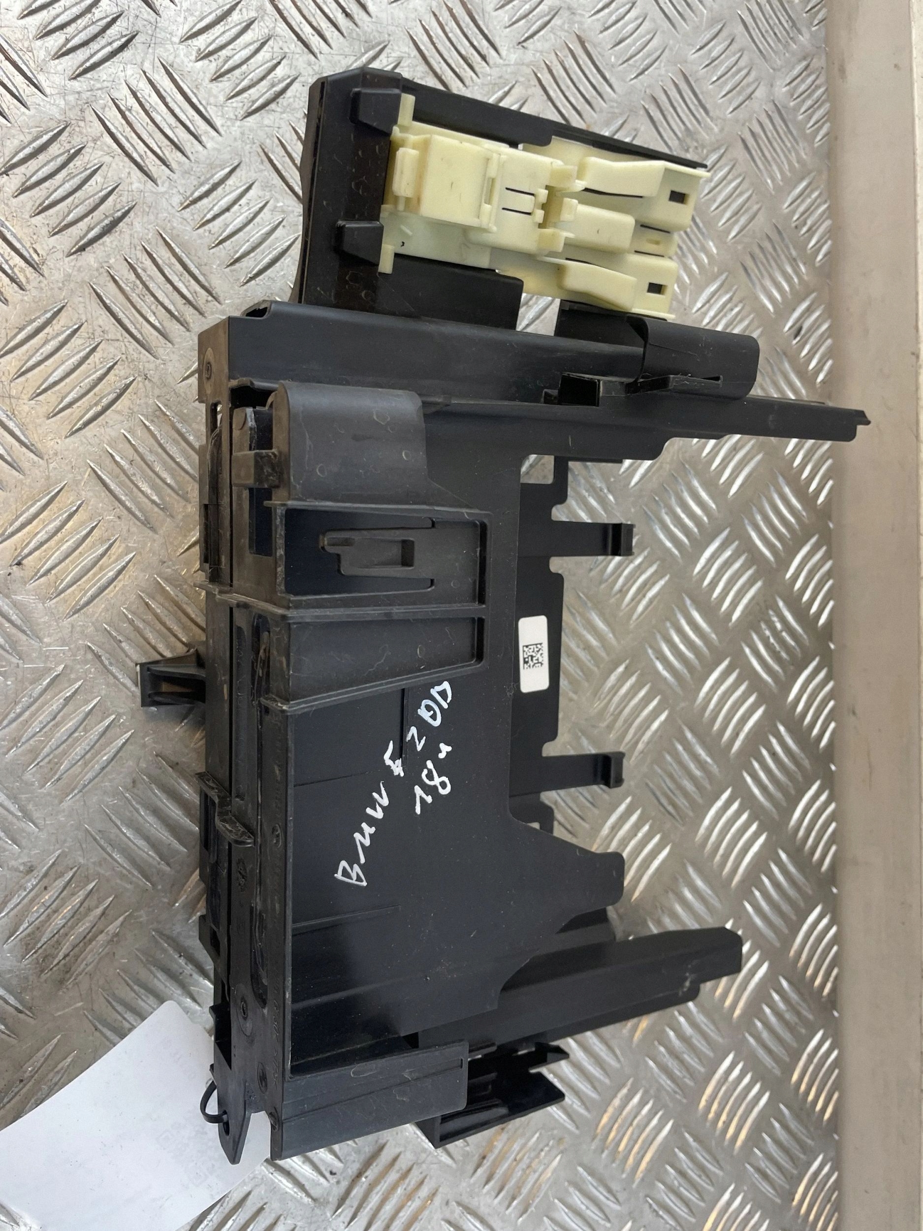 BMW 5 G30 G31 2017 Behuizing ECU 8584651