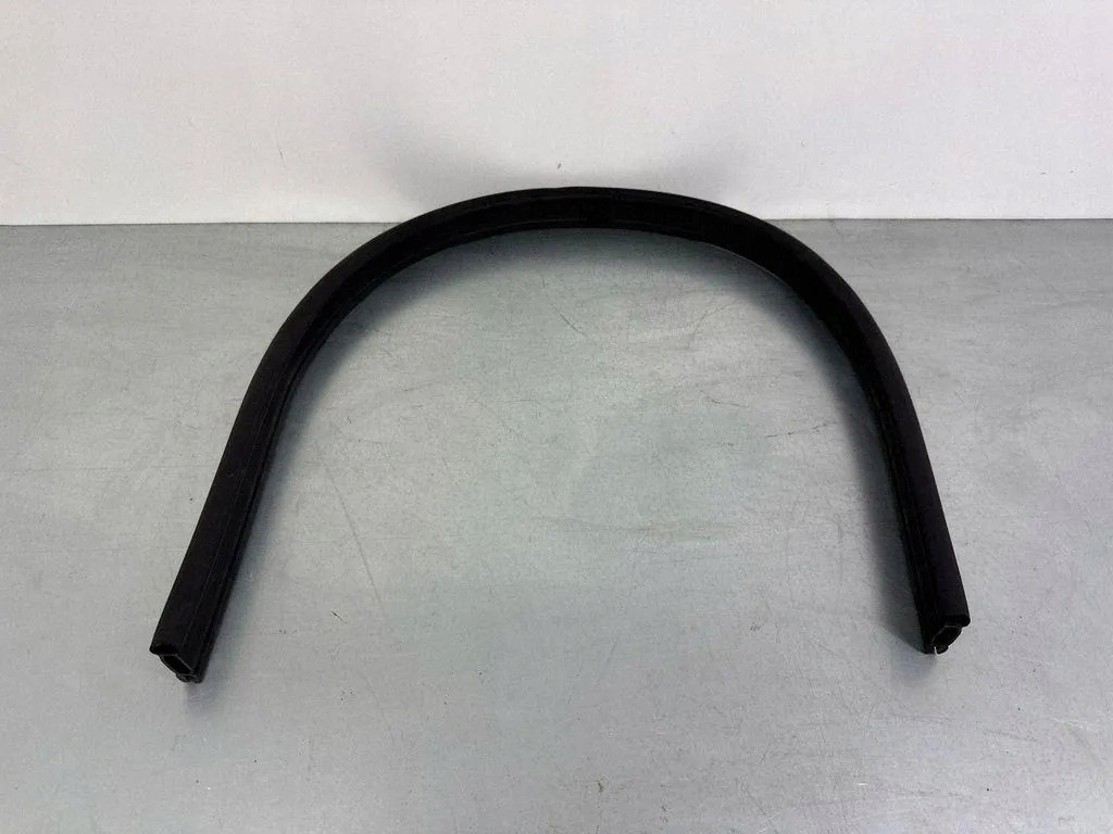 Joint de capot Jaguar F-PACE X761 HK83-16K816-AA image 2