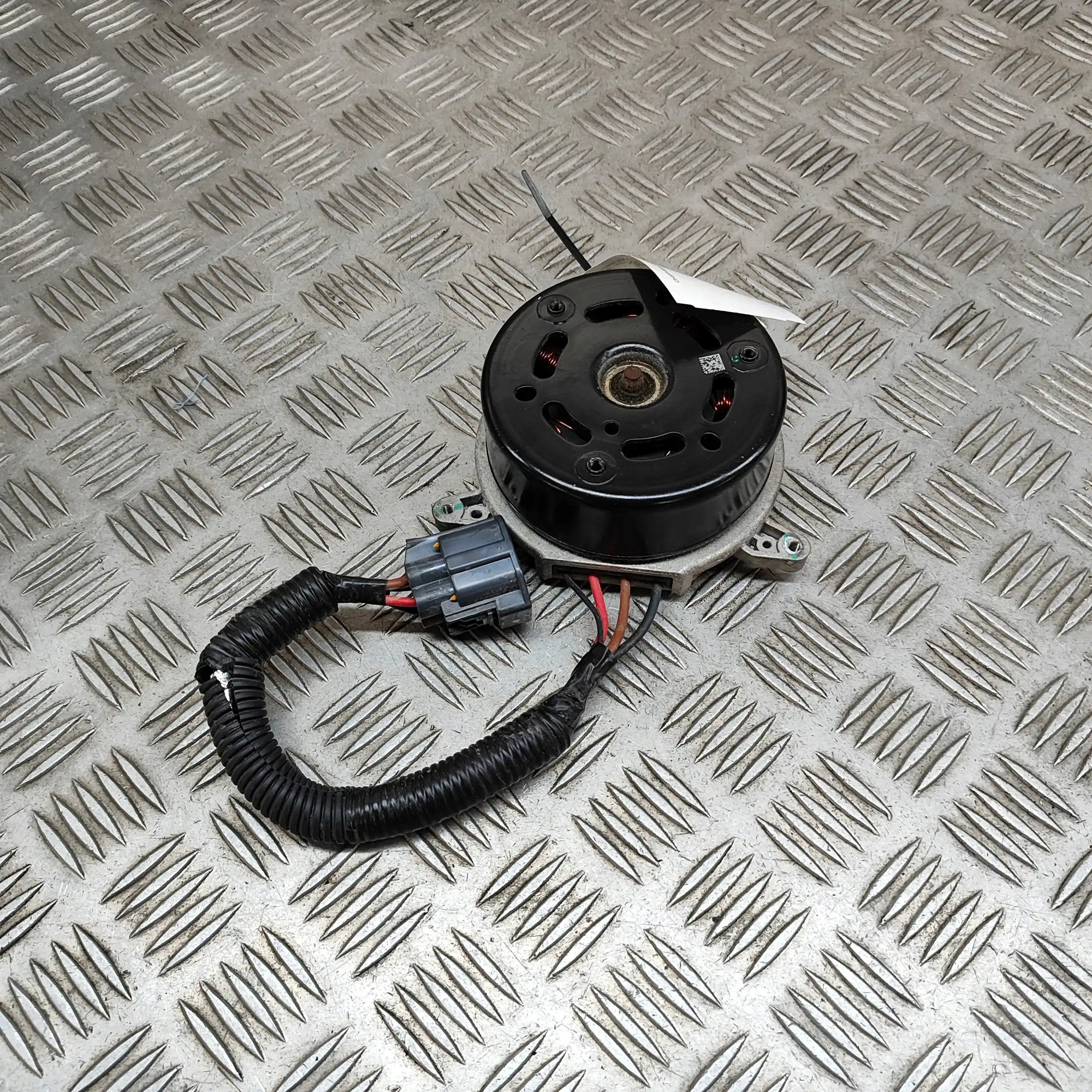 Moteur ventilateur Tesla Model Y LX108001T19