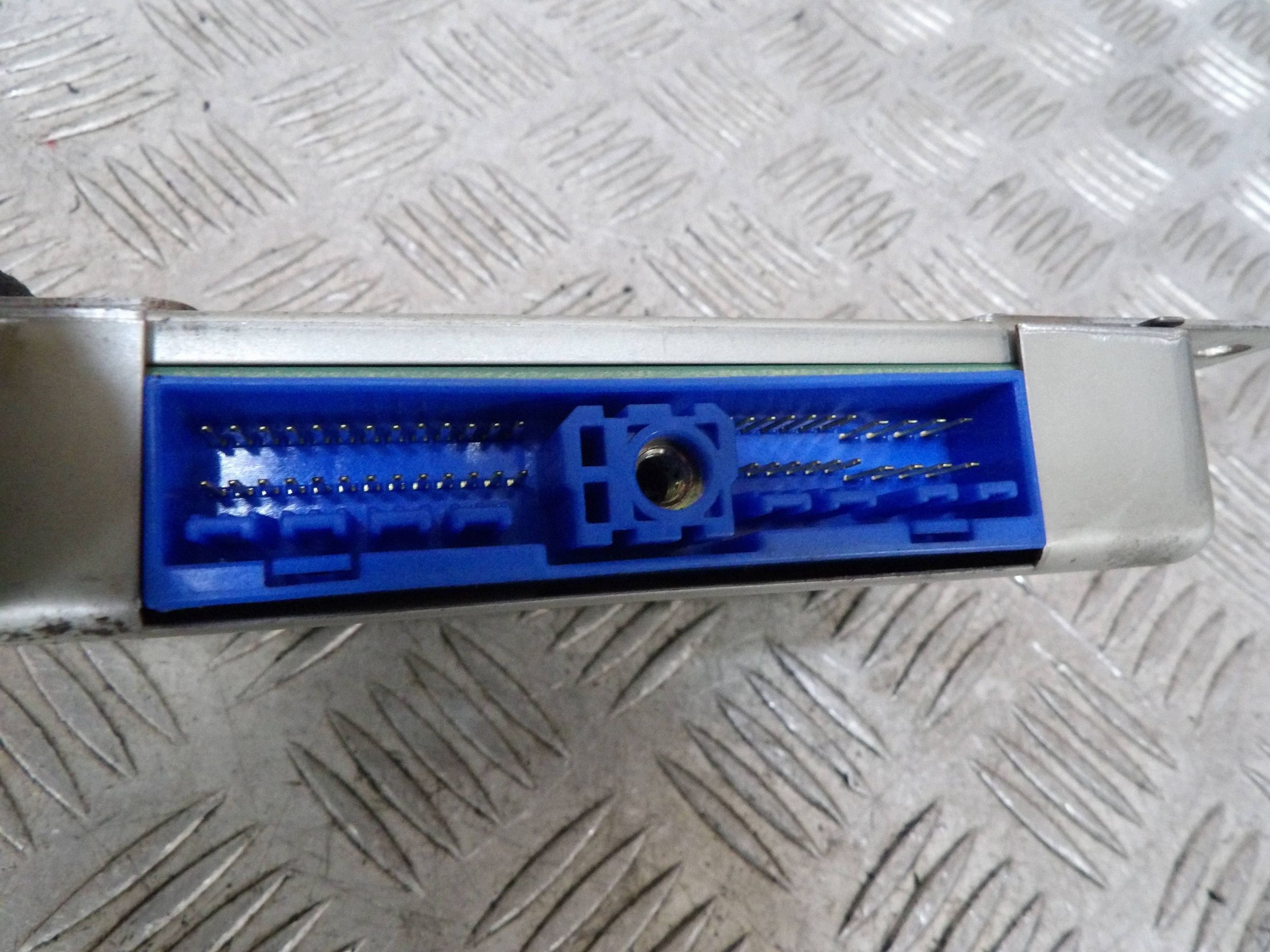 Nissan Terrano II 2.7 TDI Versnellingsbak Module image 3