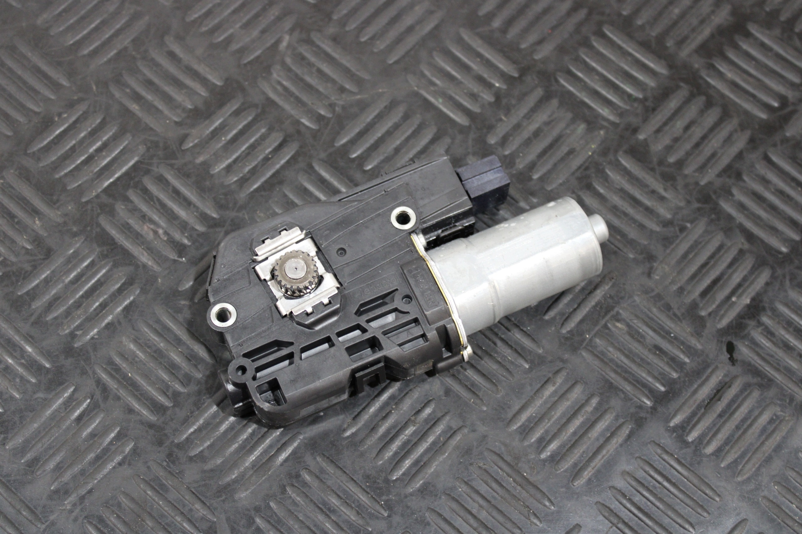 Stellmotor Schiebedach A2479011902 Mercedes GLB X247 image 2