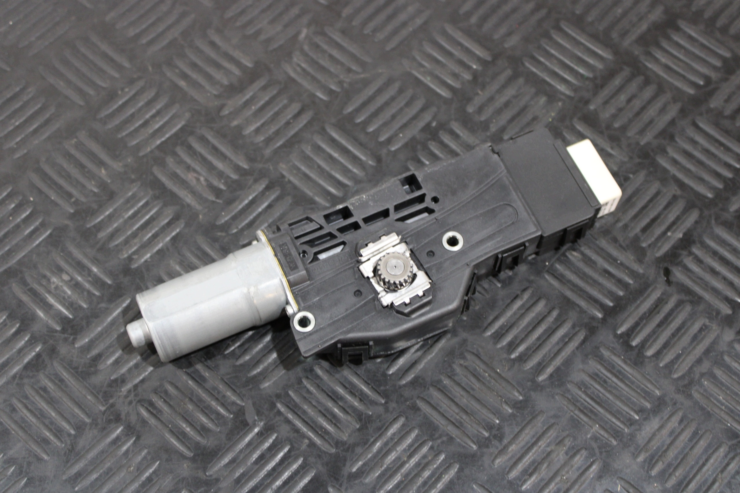 Stellmotor Schiebedach A2479011902 Mercedes GLB X247 image 2