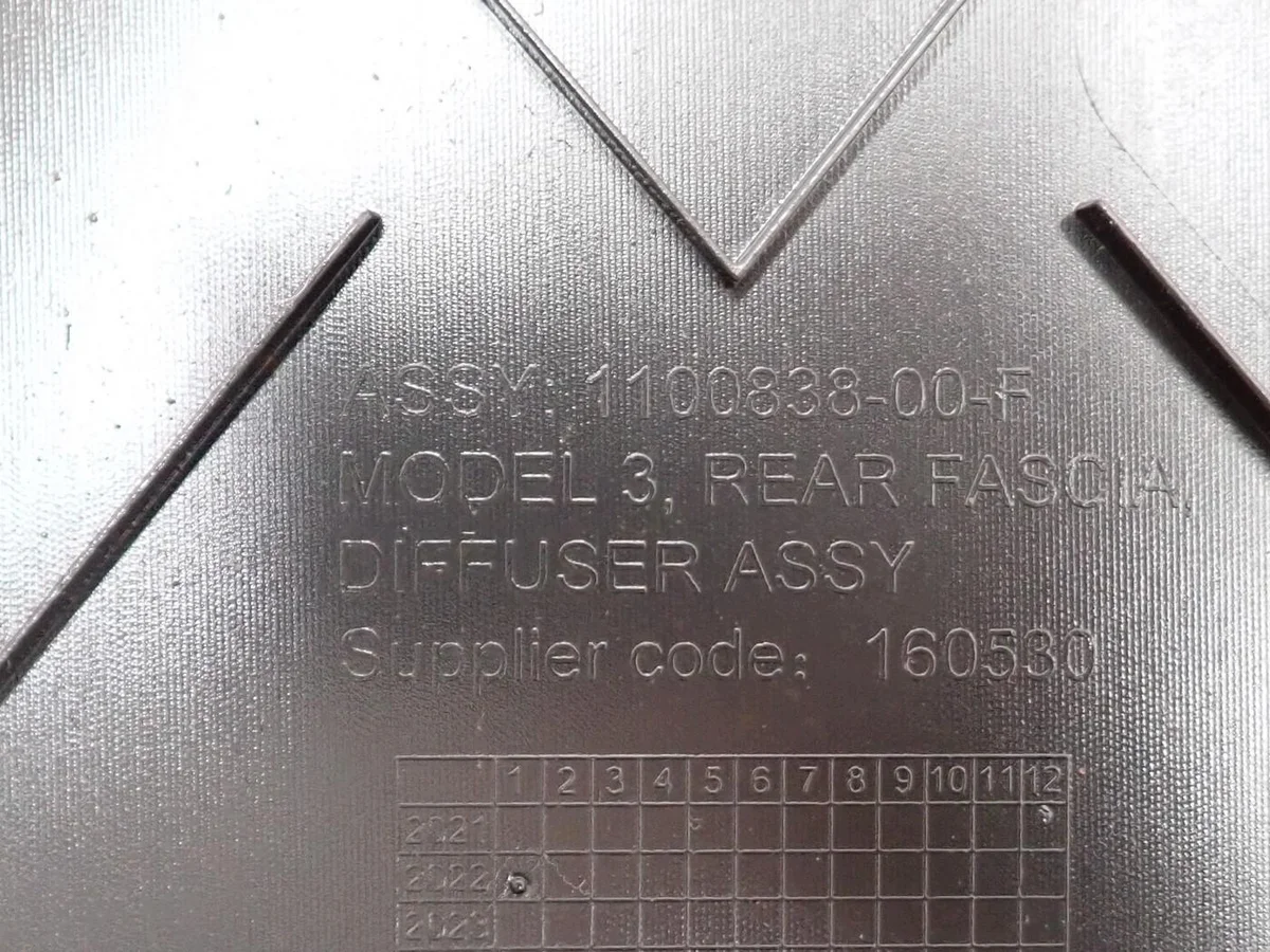 Placa Bajo Parachoques Tesla Model 3 Usada image 5