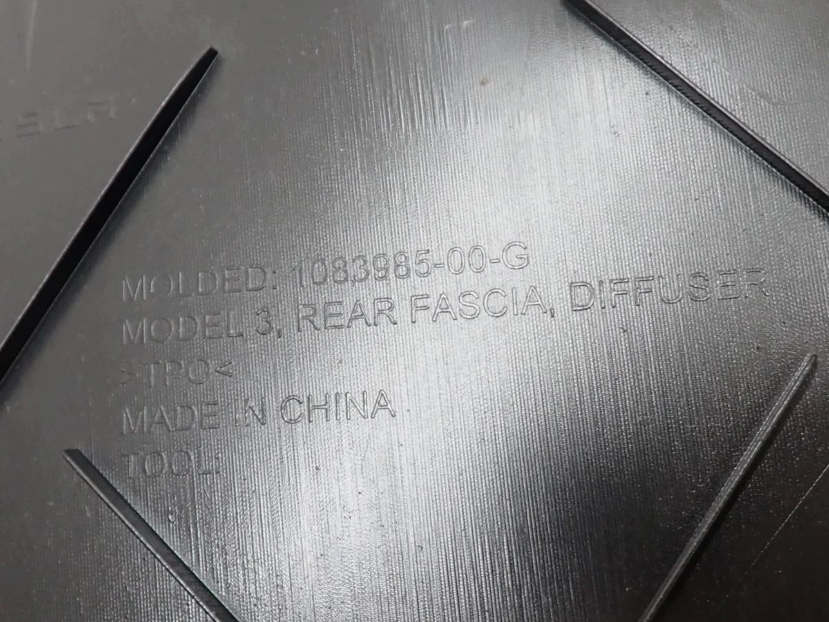 Placa Bajo Parachoques Tesla Model 3 Usada image 6