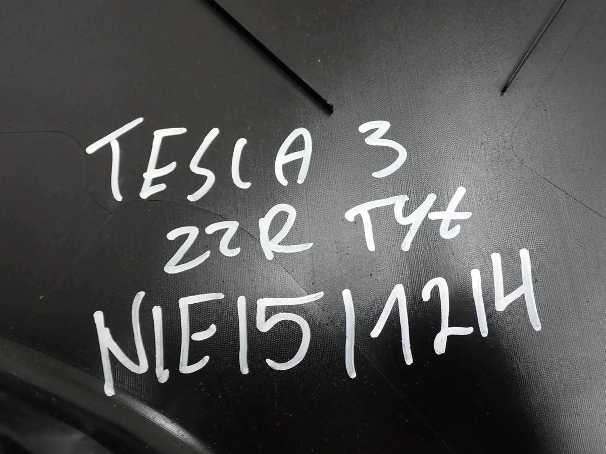 Placa Bajo Parachoques Tesla Model 3 Usada image 7