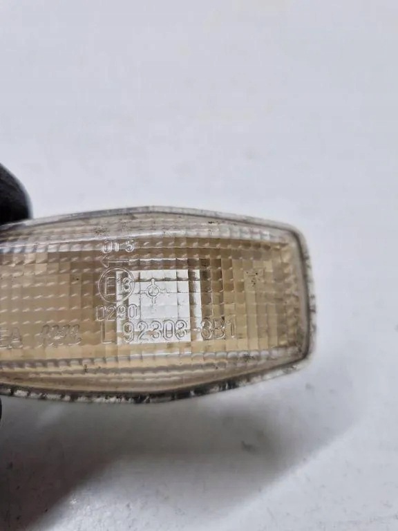 Clignotant gauche Kia Sorento Magentis 923033B1 image 4