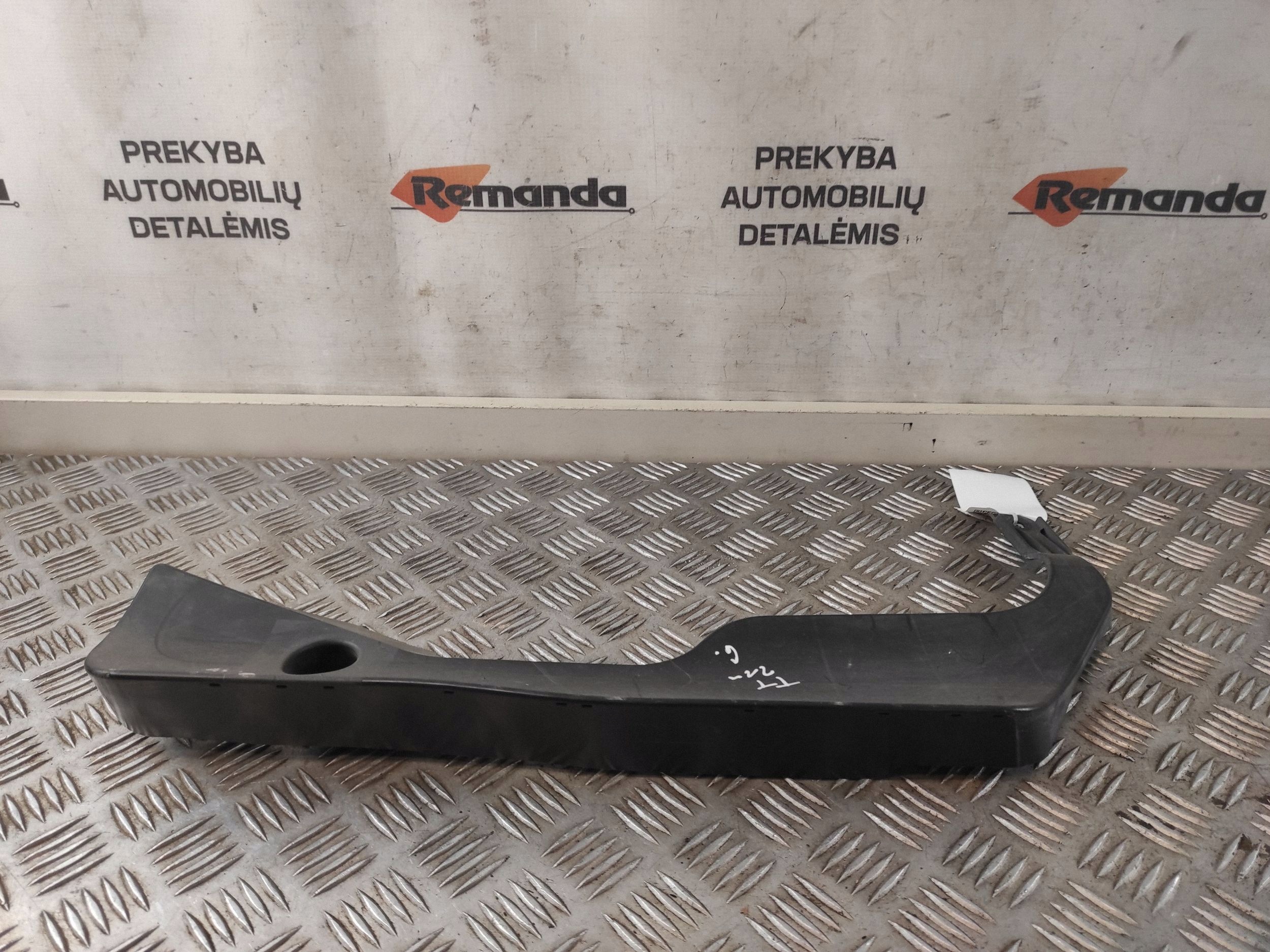 Capa de Piso Audi 8S8825216A Usada image 3